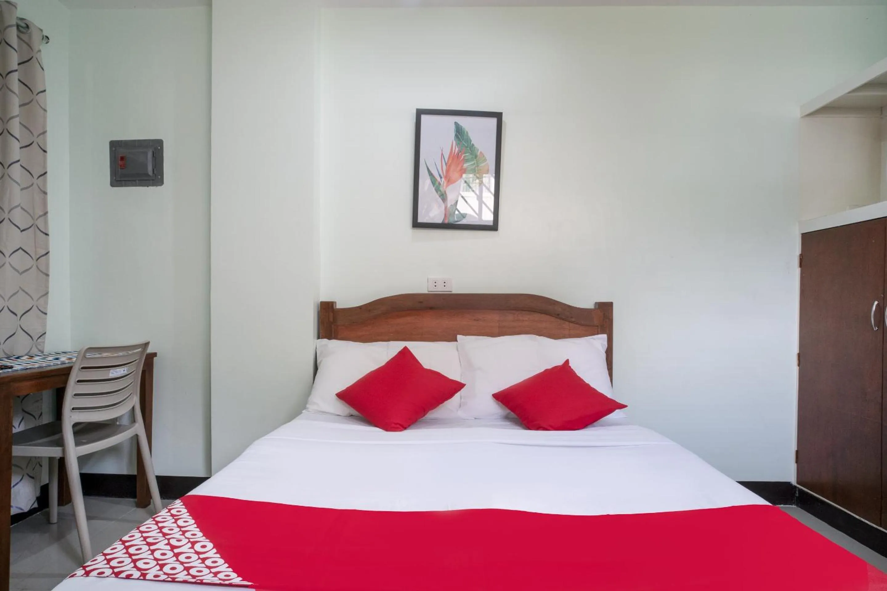 Bedroom in Super OYO 604 Chateau Cinco Dormitel