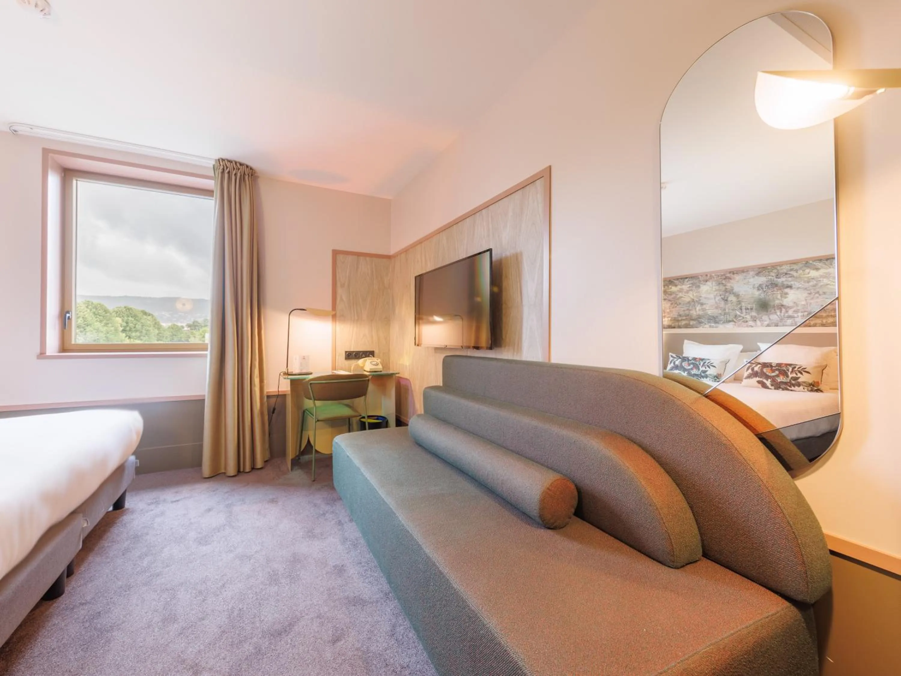 Bed in Aiden by Best Western Clermont-Ferrand Hotel & Spa