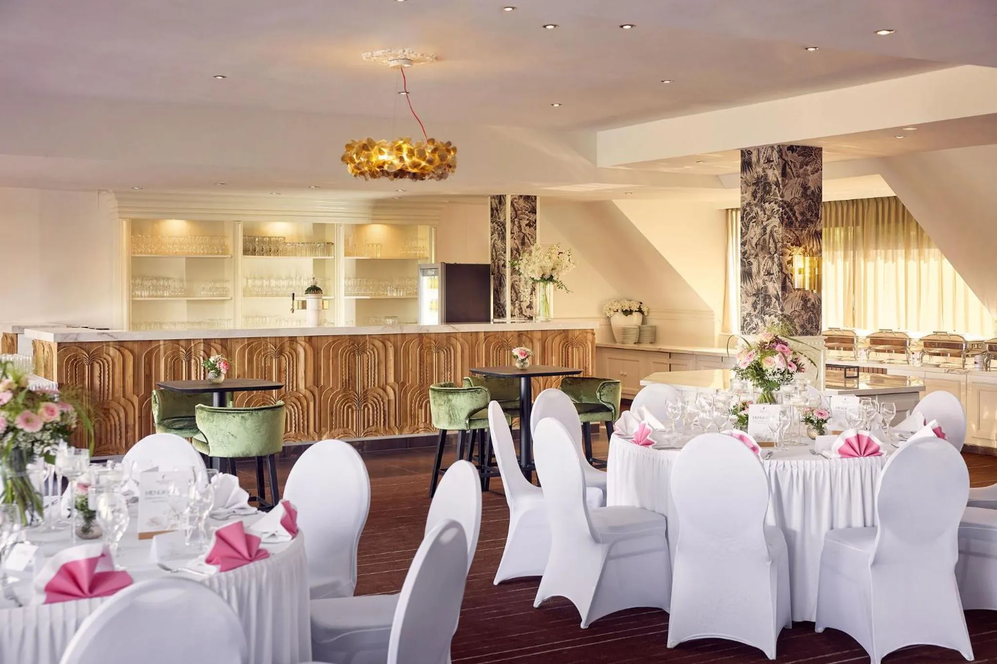 Restaurant/places to eat in Hotel Moers van der Valk