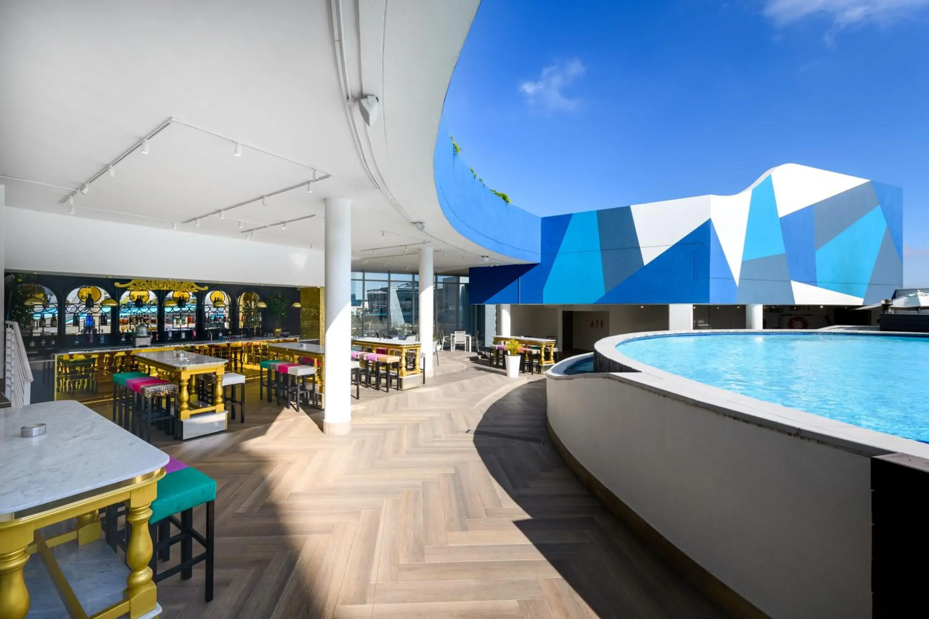 Swimming pool in Hotel Sky Sandton Swimming pool in Hotel Sky Sandton