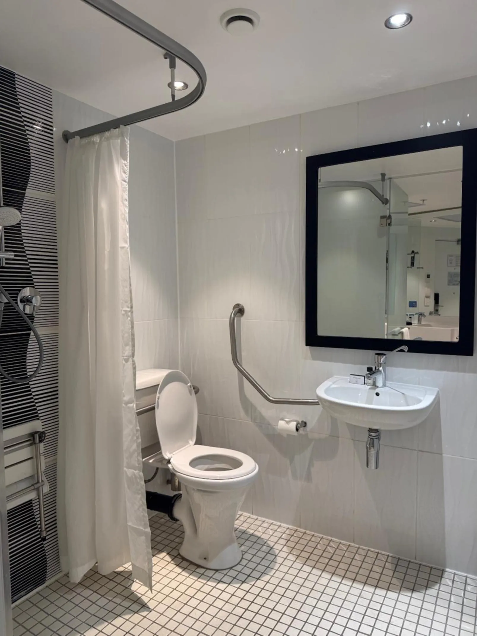 Bathroom in Hotel Sky Sandton