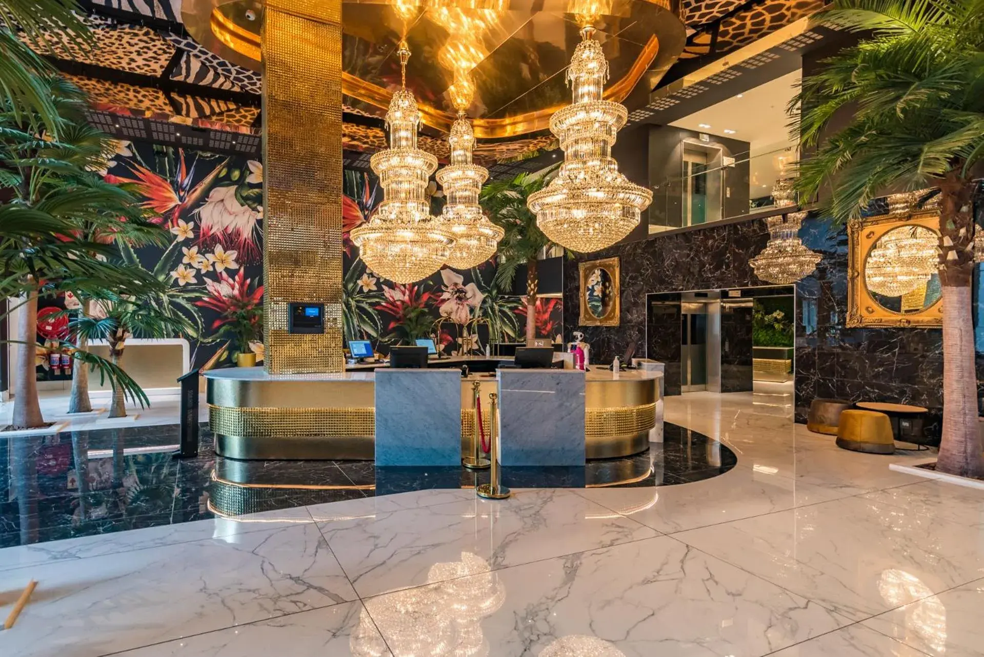 Lobby or reception in Hotel Sky Sandton Lobby or reception in Hotel Sky Sandton