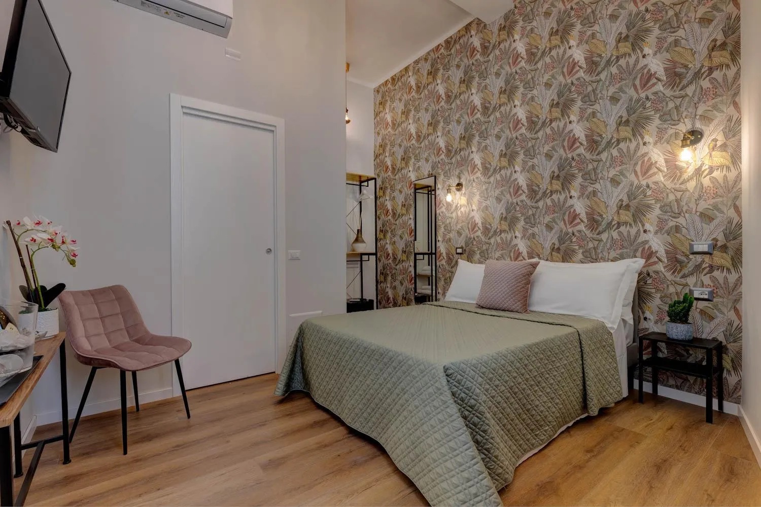 Photo of the whole room, Bed in The Venue Sistina