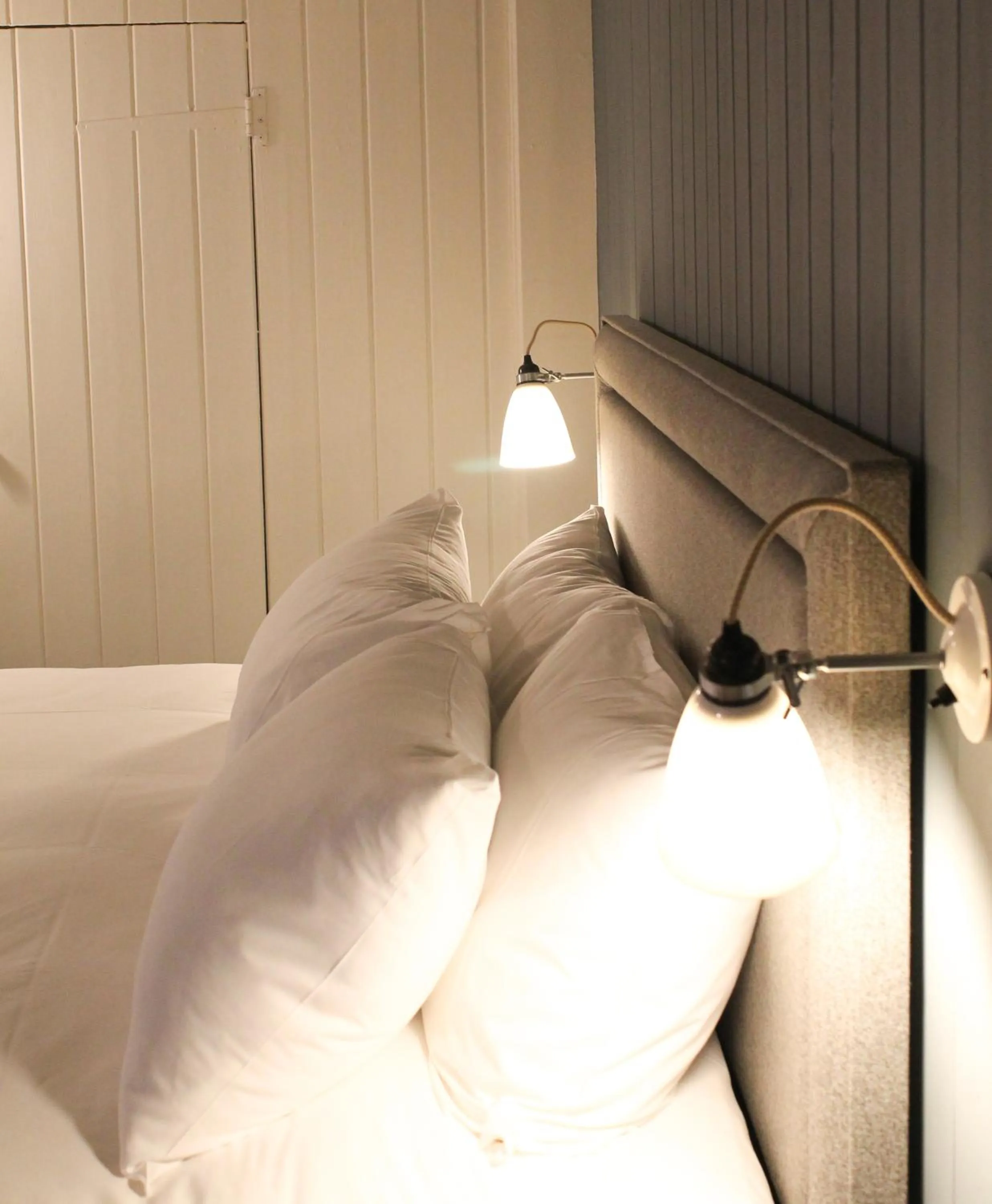 Restaurant/places to eat, Bed in The Swan at Forest Row