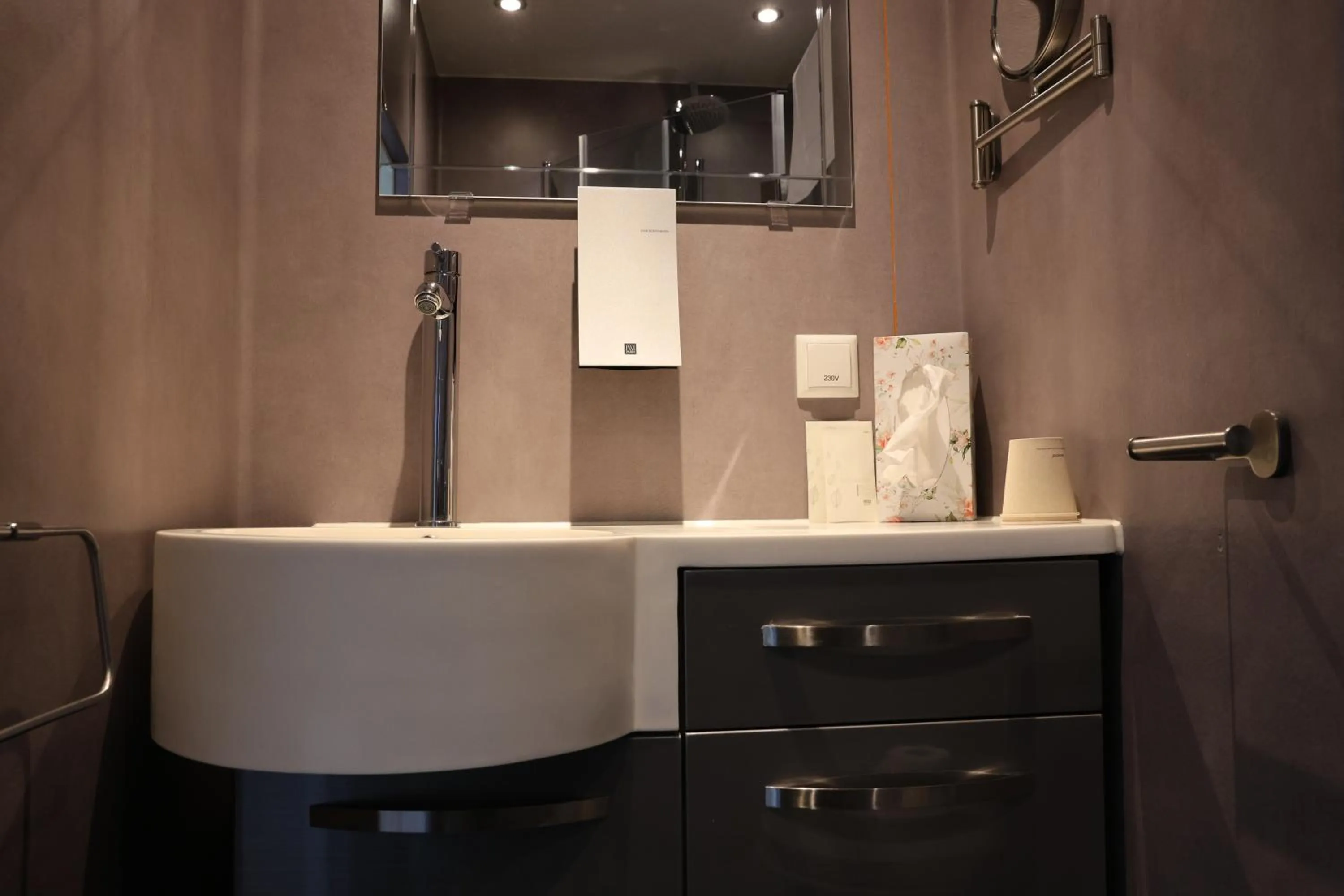 Bathroom in B & B Marrum Hotel Marrum