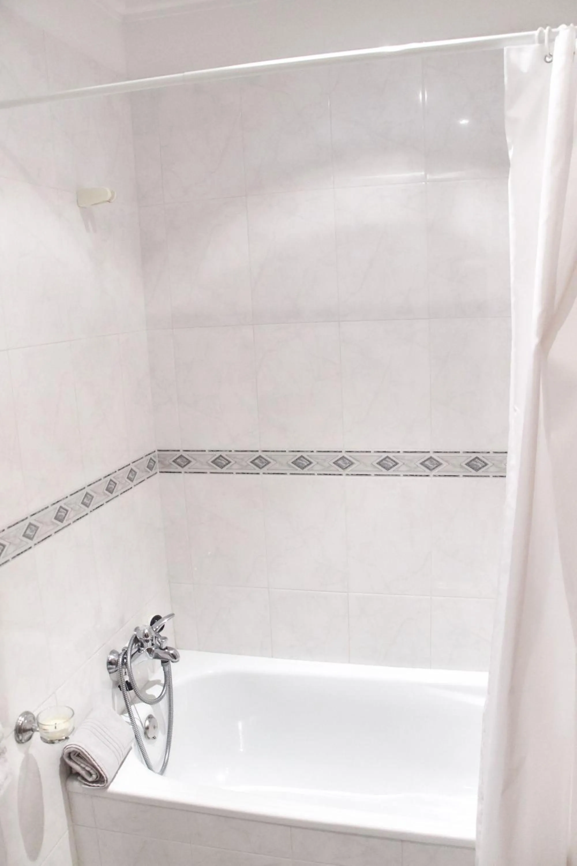 Bathroom in Casa Coração de Viana - Near the Beach Apartment