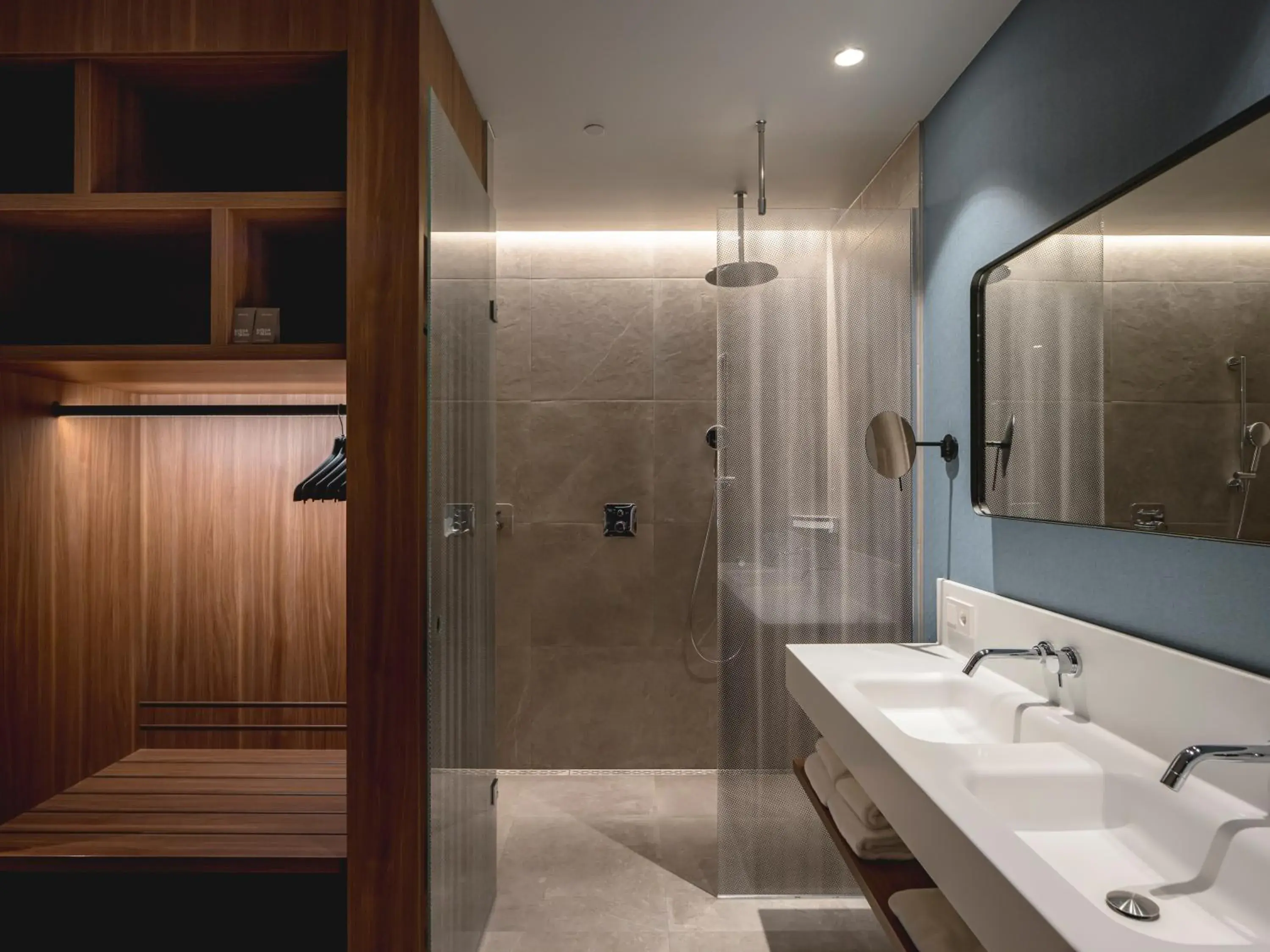 Family in Van der Valk Hotel Amsterdam Zuidas -Rai Family in Van der Valk Hotel Amsterdam Zuidas -Rai