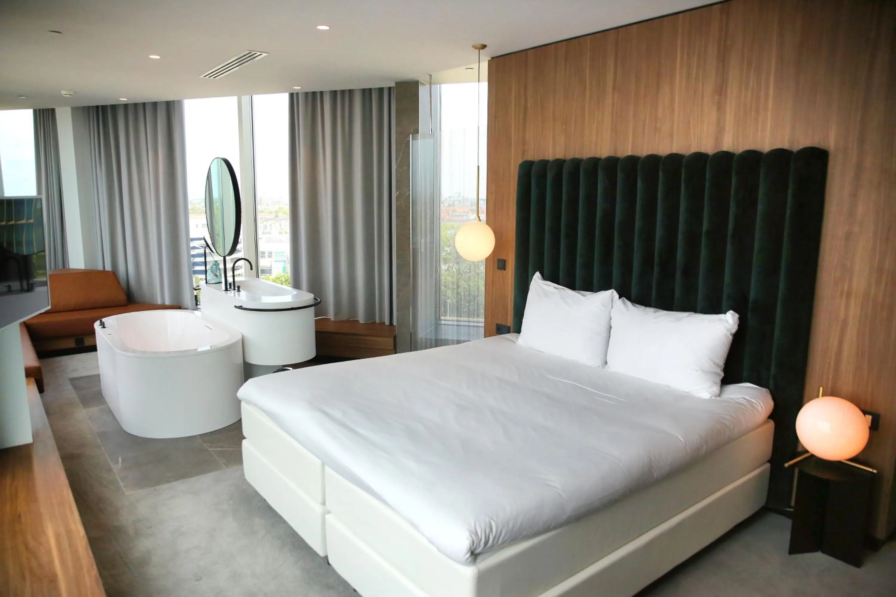 Bathroom, Bed in Van der Valk Hotel Amsterdam Zuidas -Rai