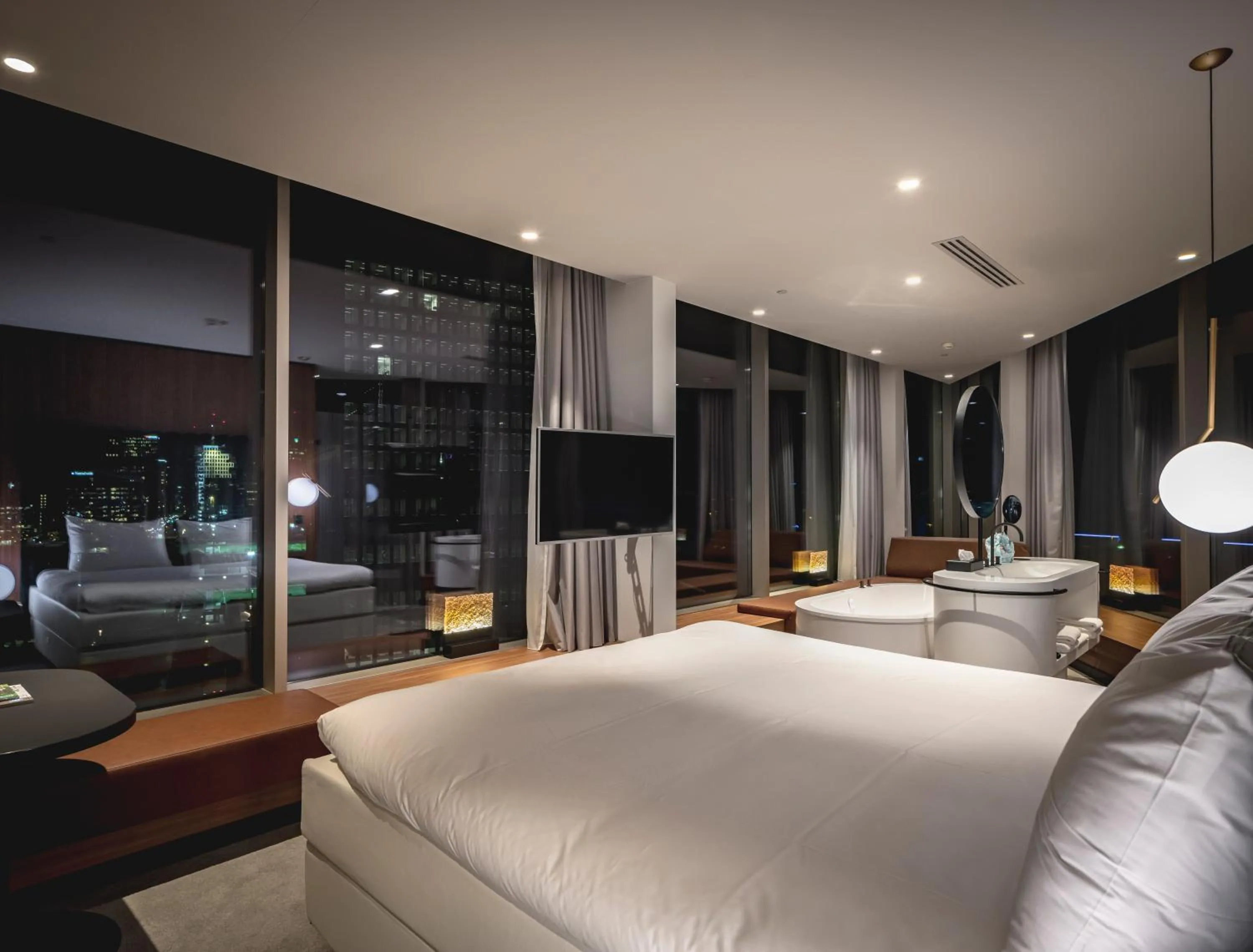 Bathroom, Bed in Van der Valk Hotel Amsterdam Zuidas -Rai