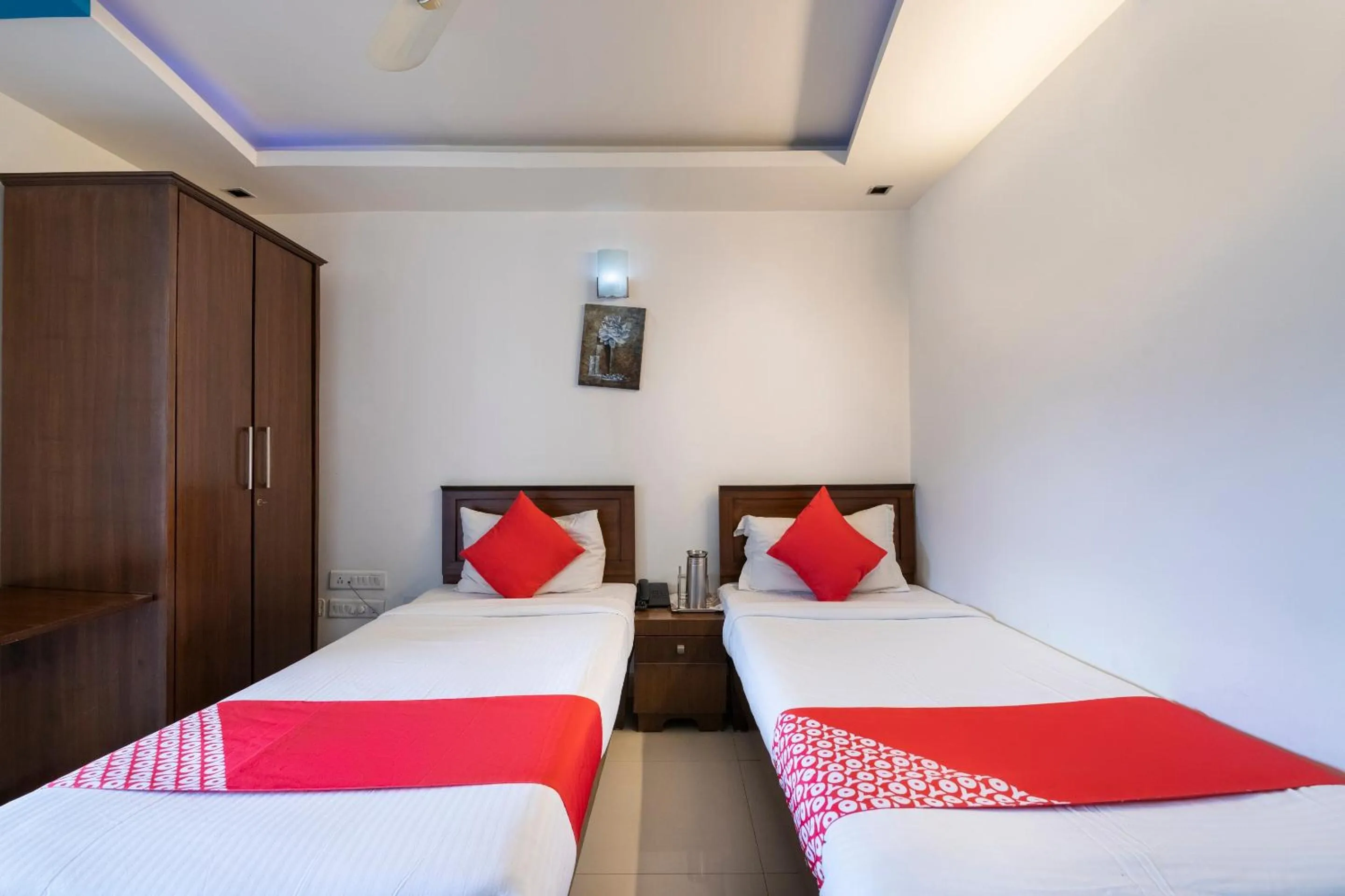 Lobby or reception, Bed in Hotel O The Red Velvet Opposite Novel Office Marathahalli Bridge