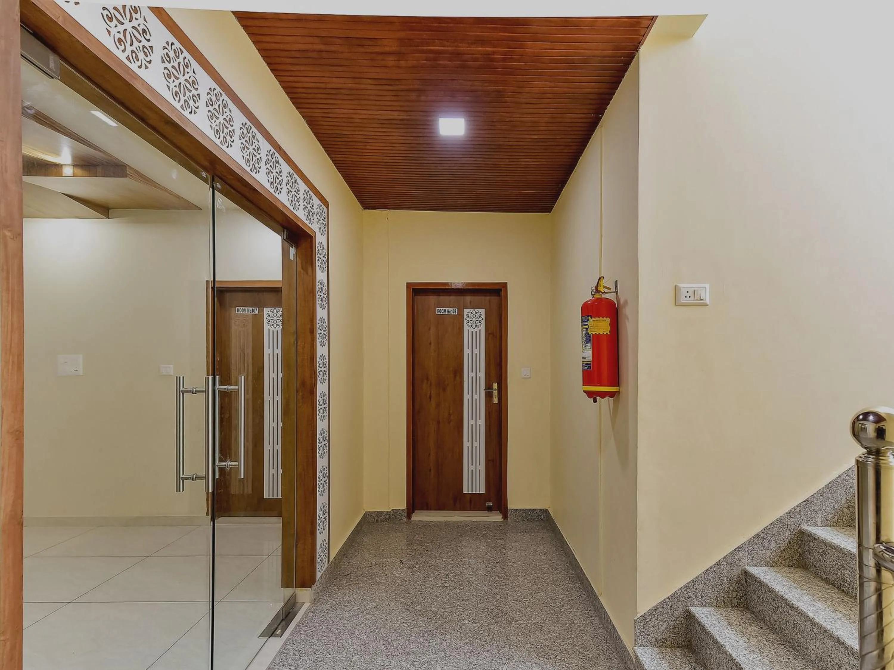 Lobby or reception in Super Hotel O Jagmohan Hotel