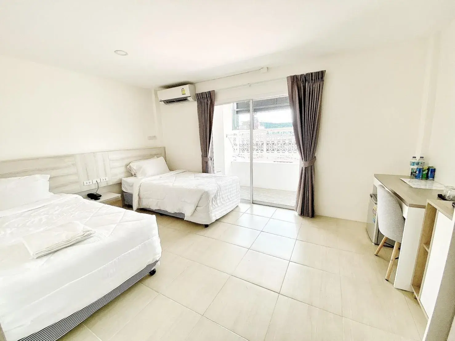 Photo of the whole room, Bed in Mystays Phuket Photo of the whole room, Bed in Mystays Phuket