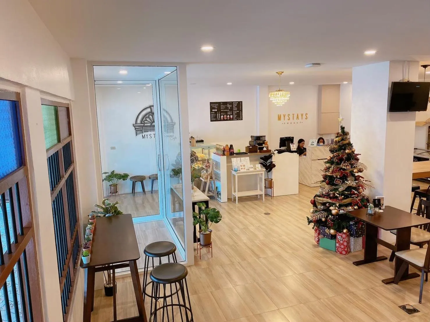 Restaurant/places to eat in Mystays Phuket