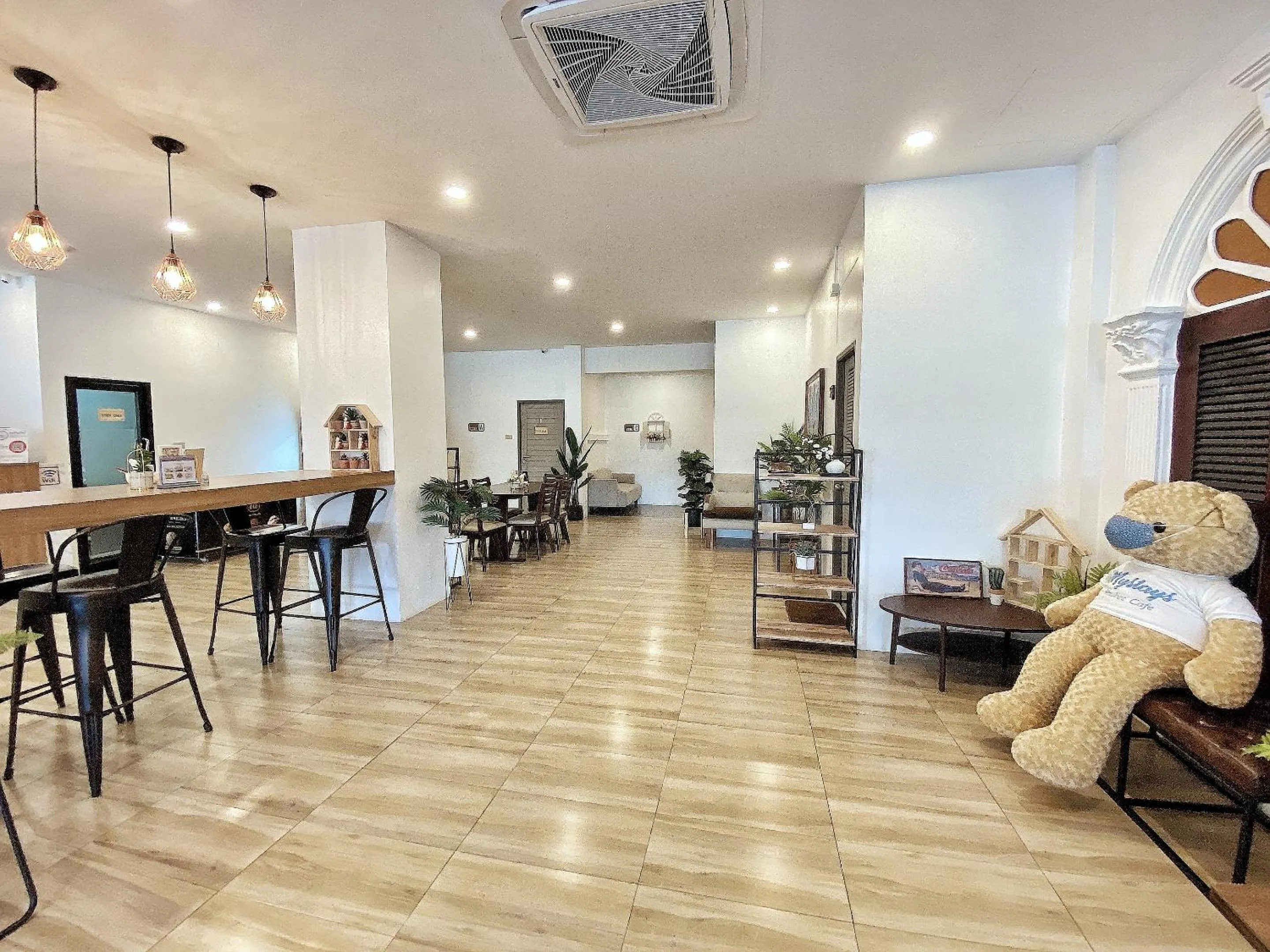 Restaurant/places to eat in Mystays Phuket