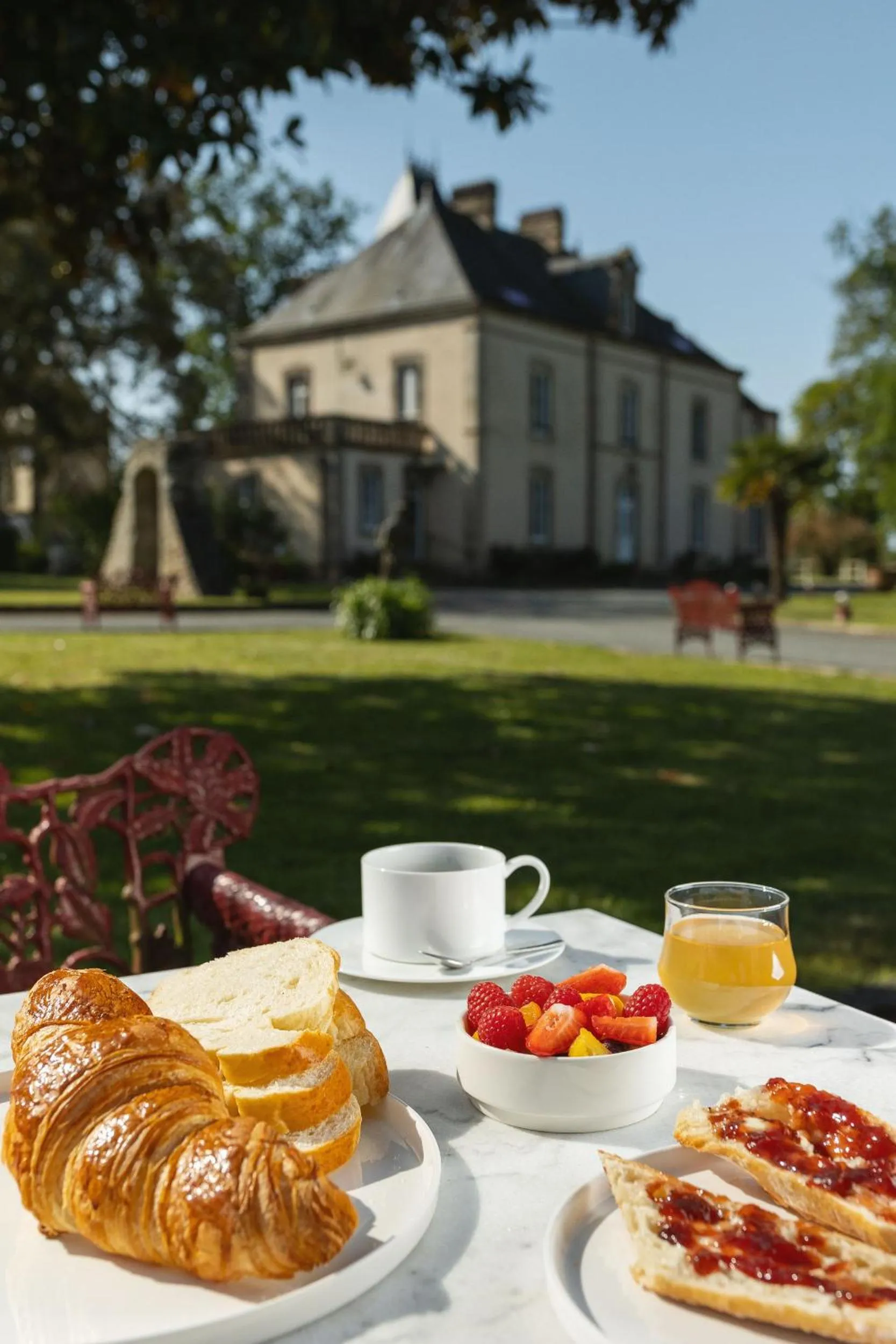 Breakfast in Château de la Richerie - proche Puy du Fou