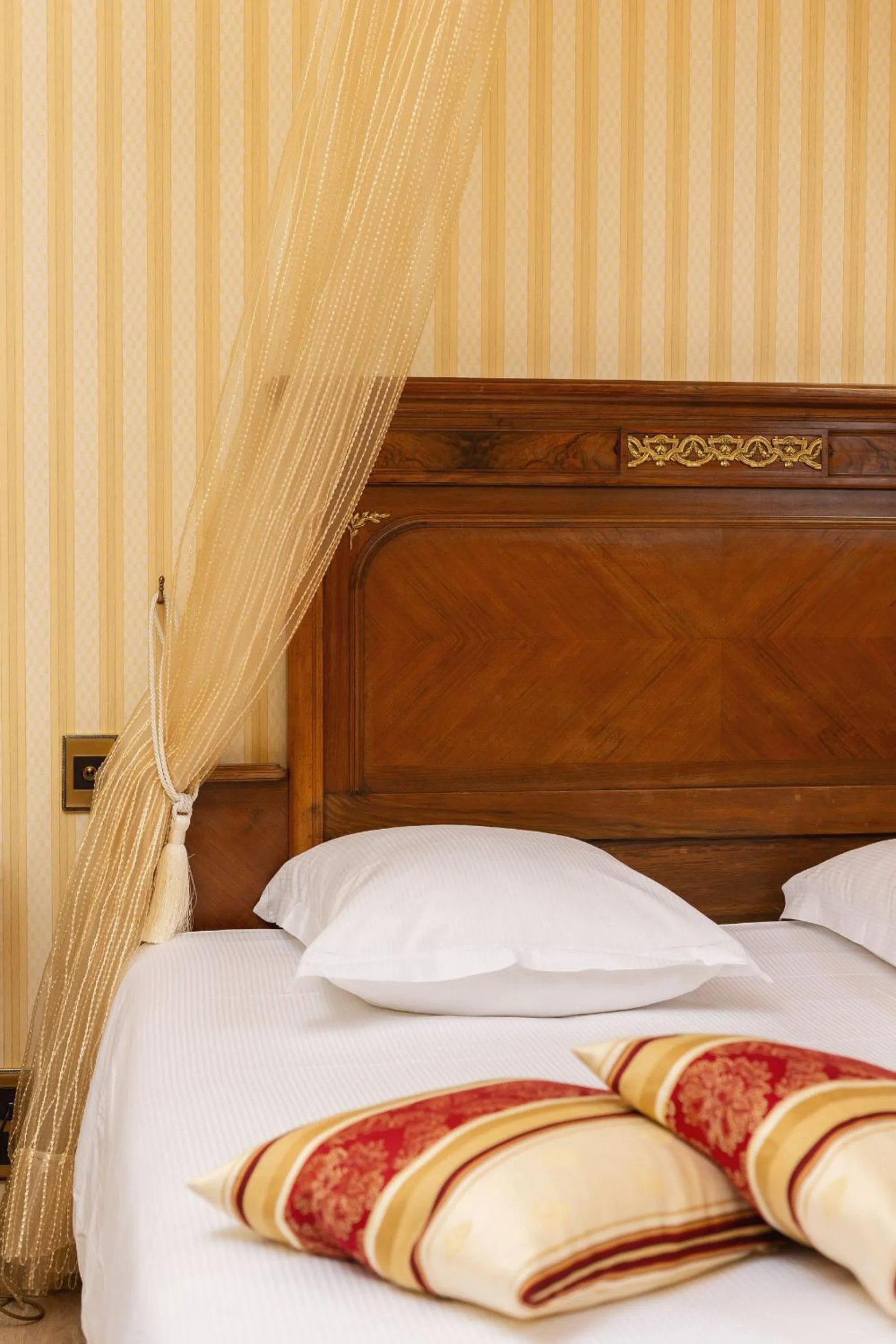 Bed in Château de la Richerie - proche Puy du Fou