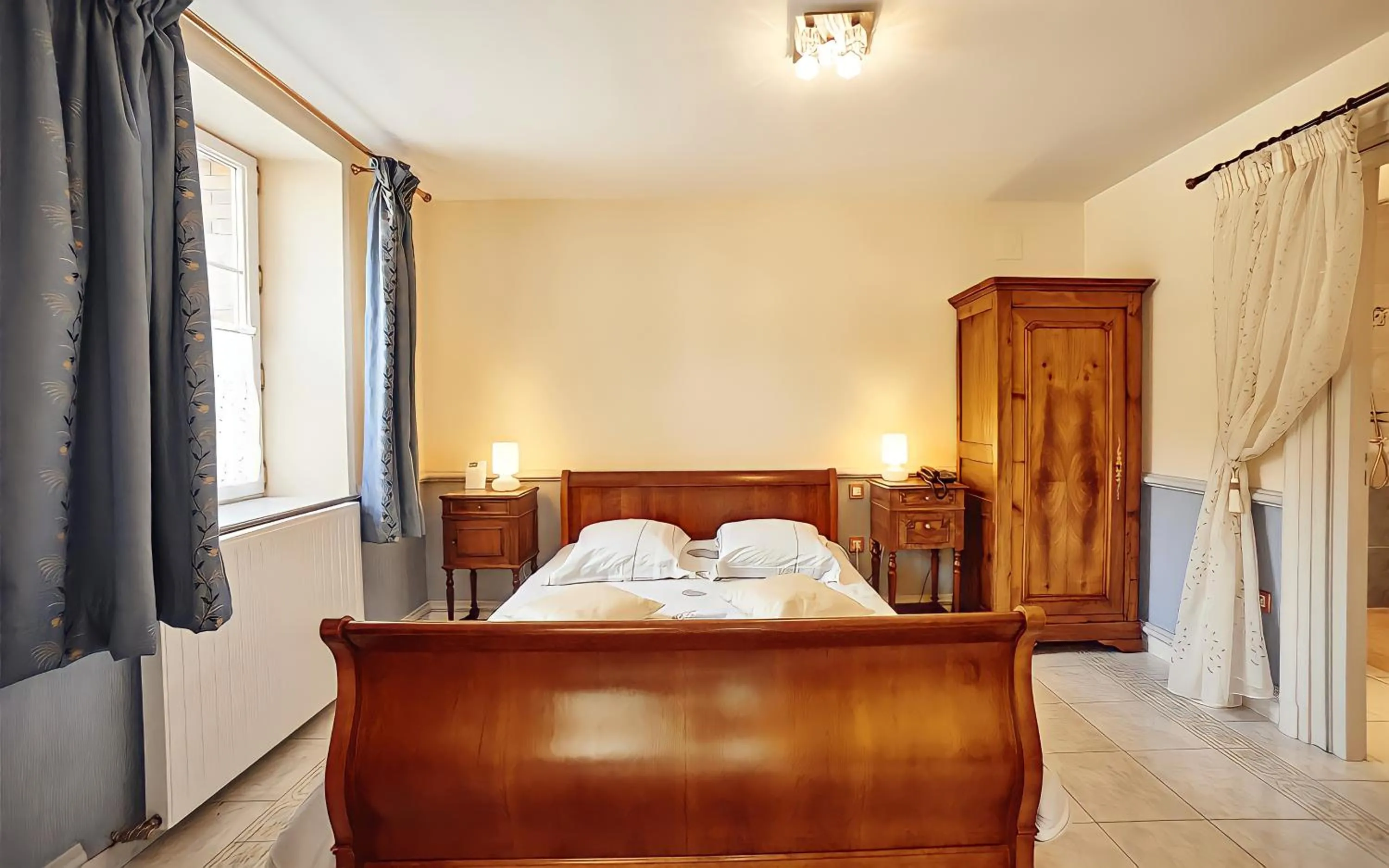 Bed in Château de la Richerie - proche Puy du Fou