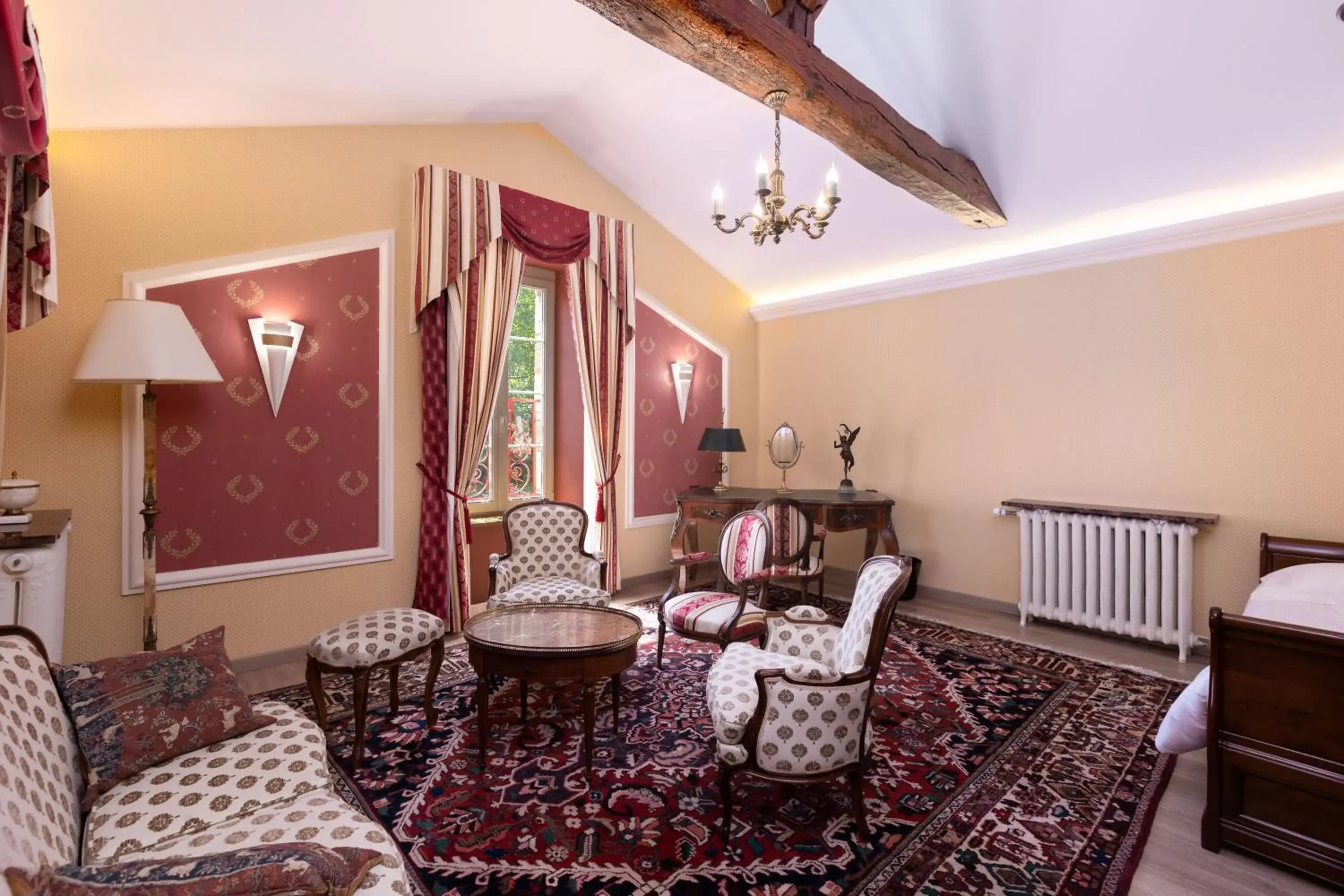 Executive Suite in CHATEAU DE LA RICHERIE Executive Suite in CHATEAU DE LA RICHERIE