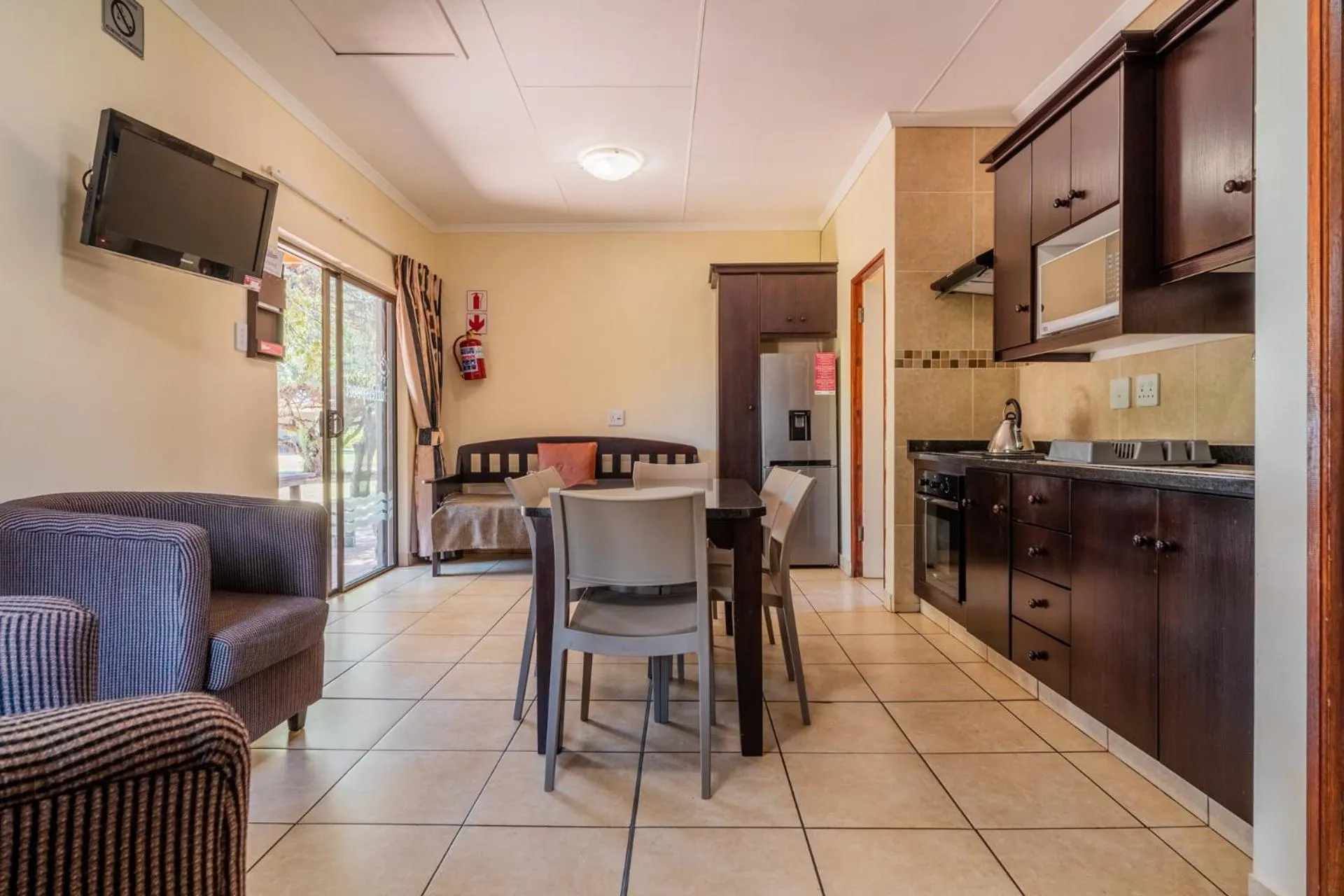 Dining area in ATKV Buffelspoort