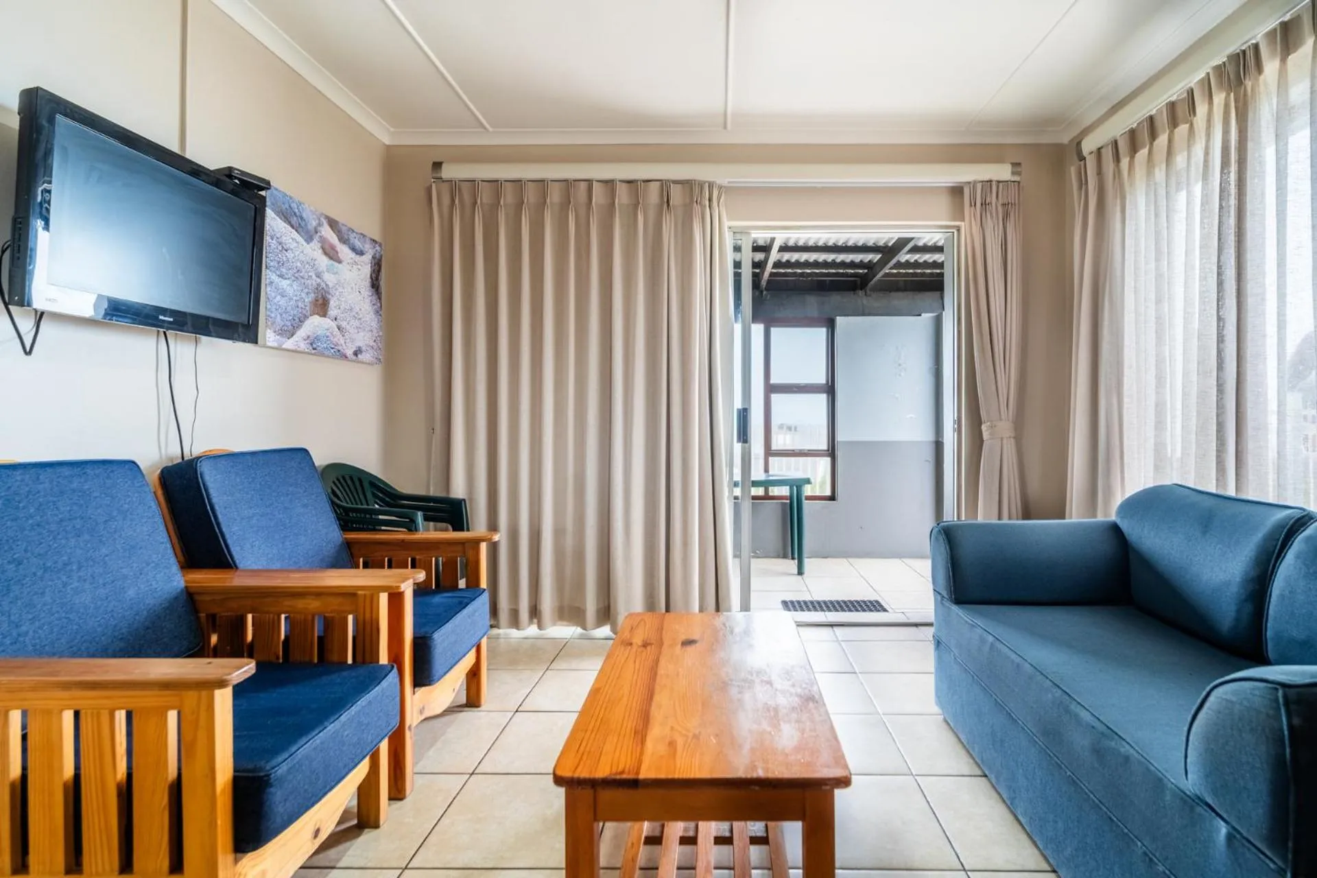 Communal lounge/ TV room in ATKV Hartenbos