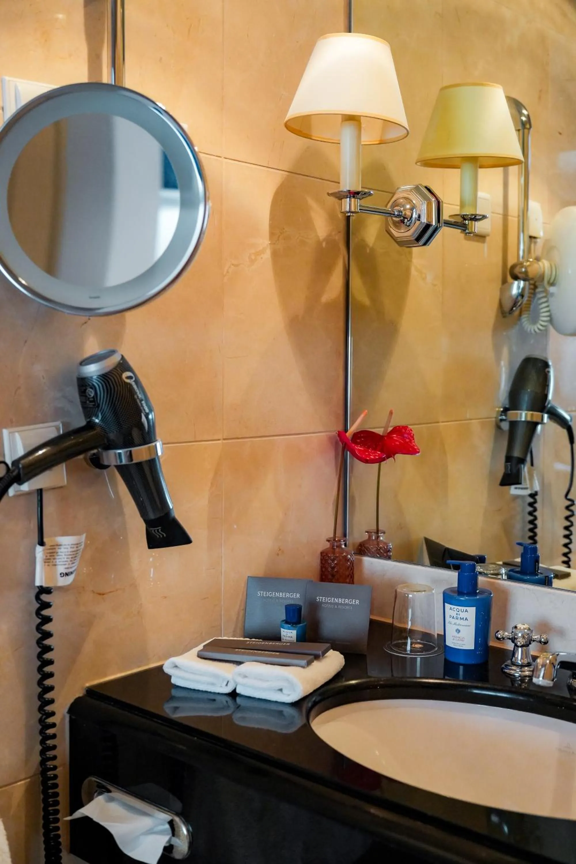 Bathroom in Steigenberger Icon Parkhotel Düsseldorf