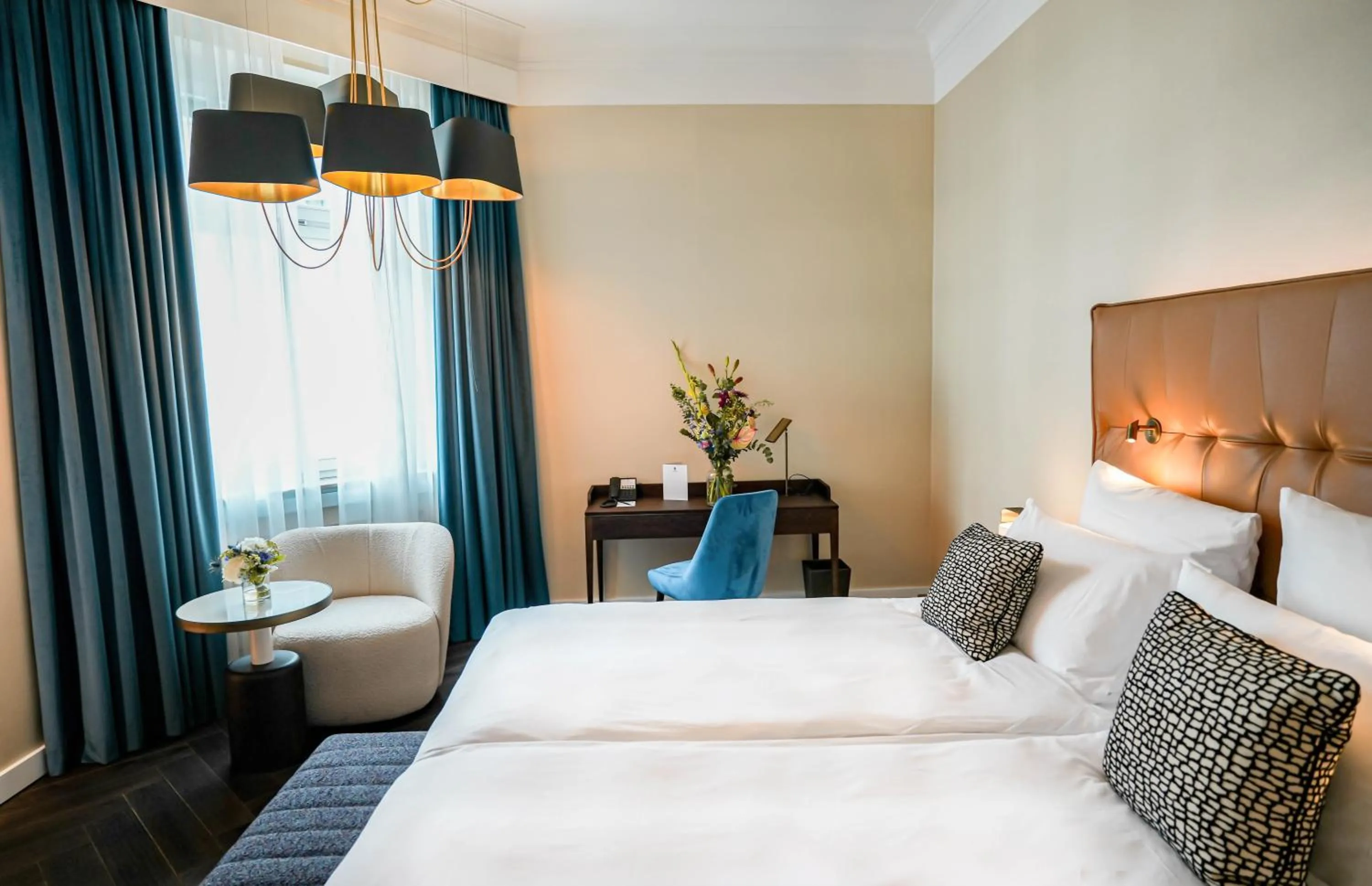 Bedroom, Bed in Steigenberger Icon Parkhotel Düsseldorf