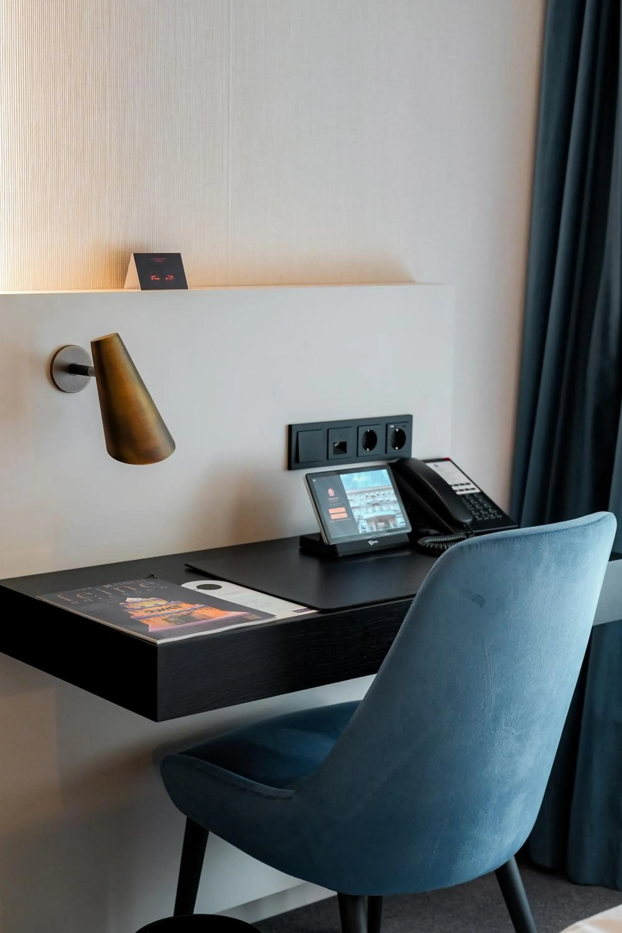 Photo of the whole room in Steigenberger Icon Parkhotel Düsseldorf