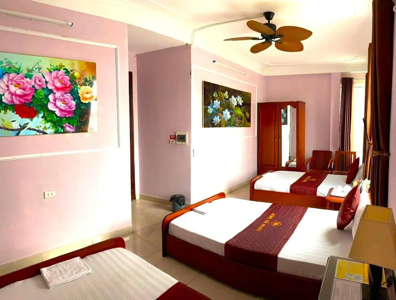 Bed in Hong Ha Airport Hotel