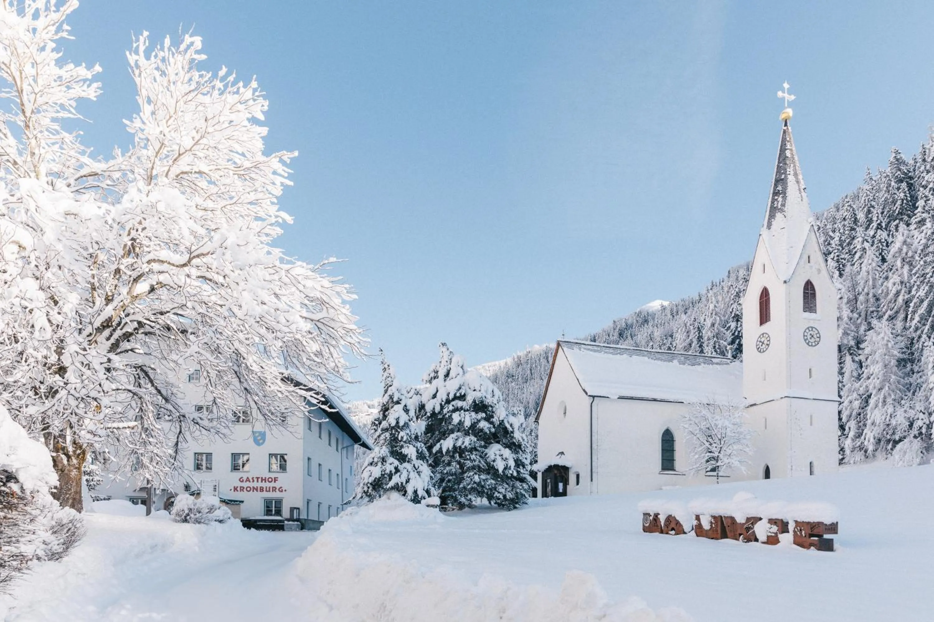 Property building in Klostergut Kronburg