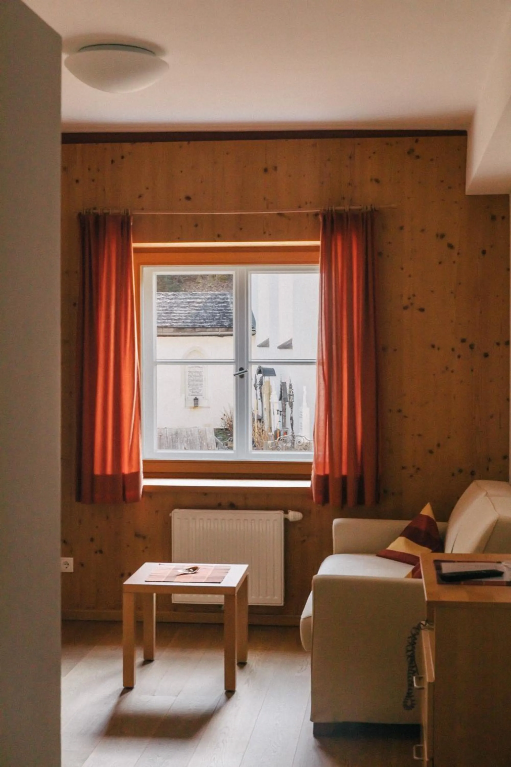 Seating area, Bed in Klostergut Kronburg