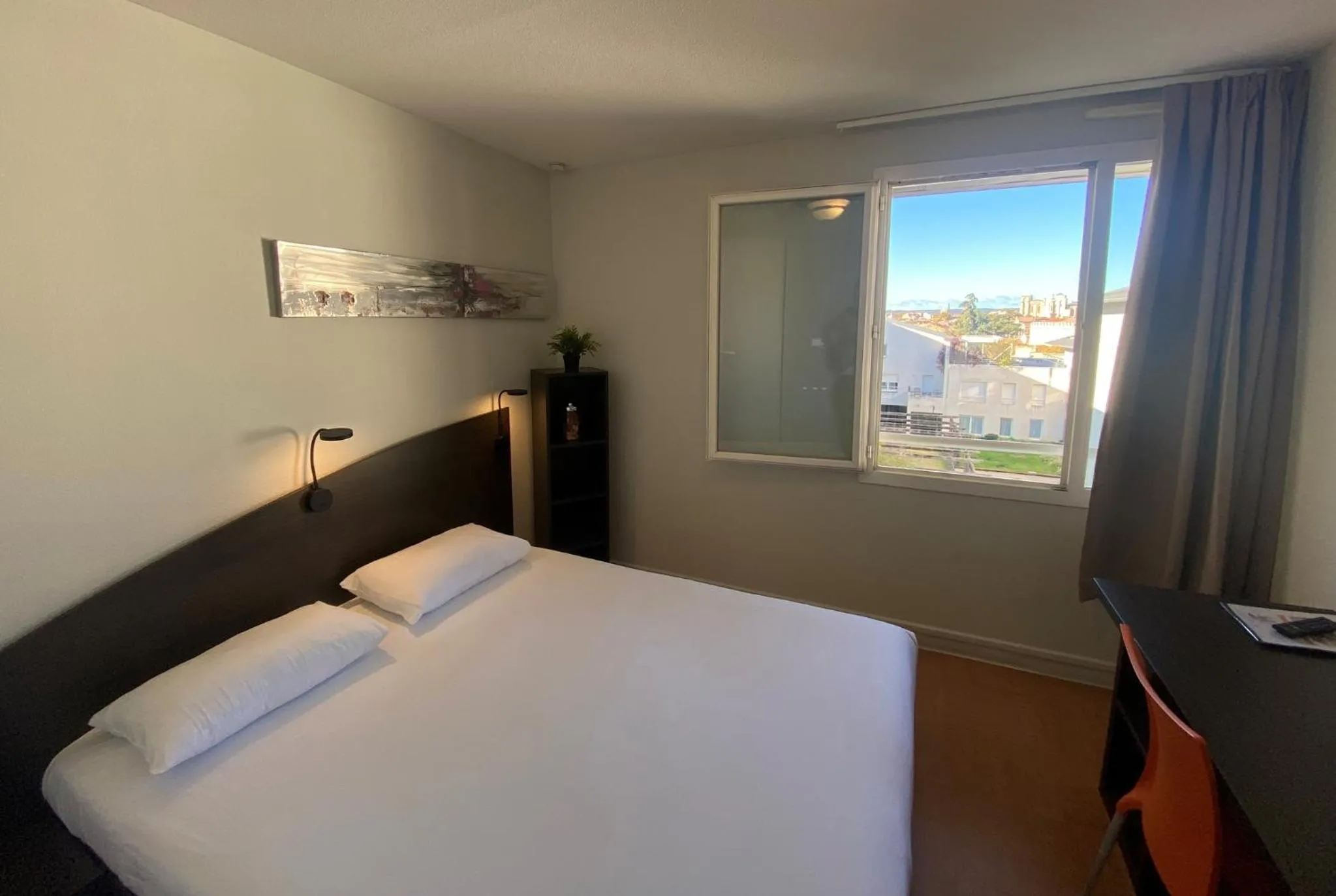 Bedroom, Bed in ApartHotel Sainte-Marthe