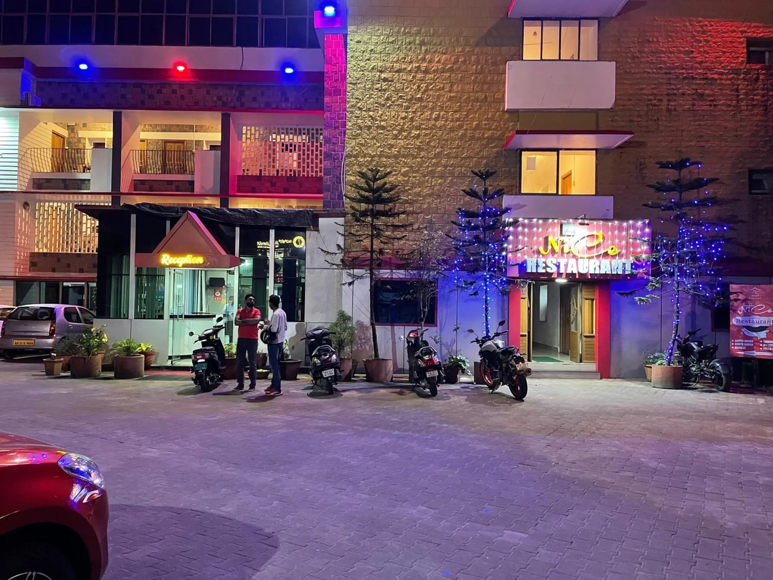 Property building in Hotel Caveri Property building in Hotel Caveri