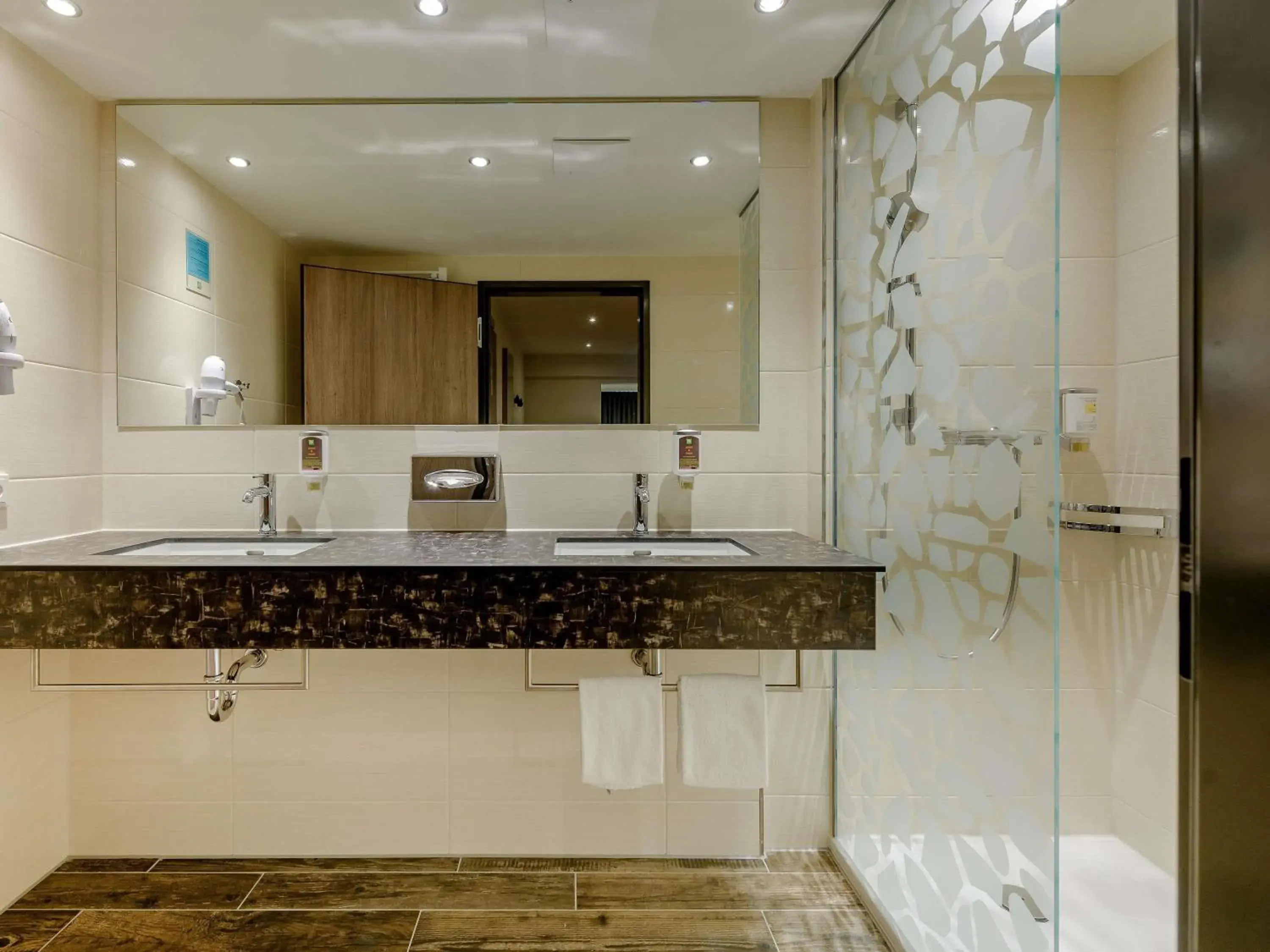 Bedroom in ibis Styles Leipzig Bedroom in ibis Styles Leipzig