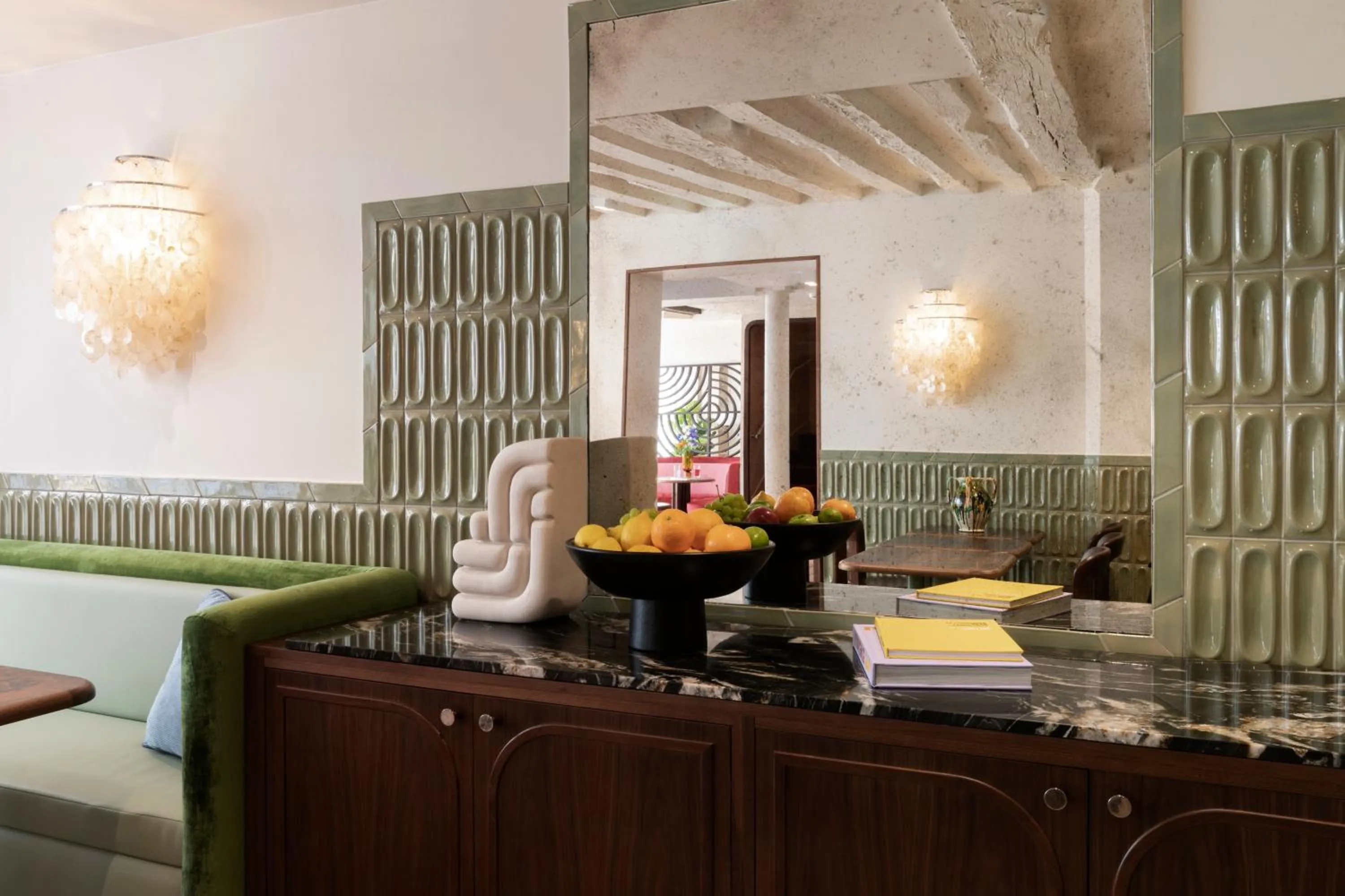 Lounge or bar in Hôtel Saint-André des Arts