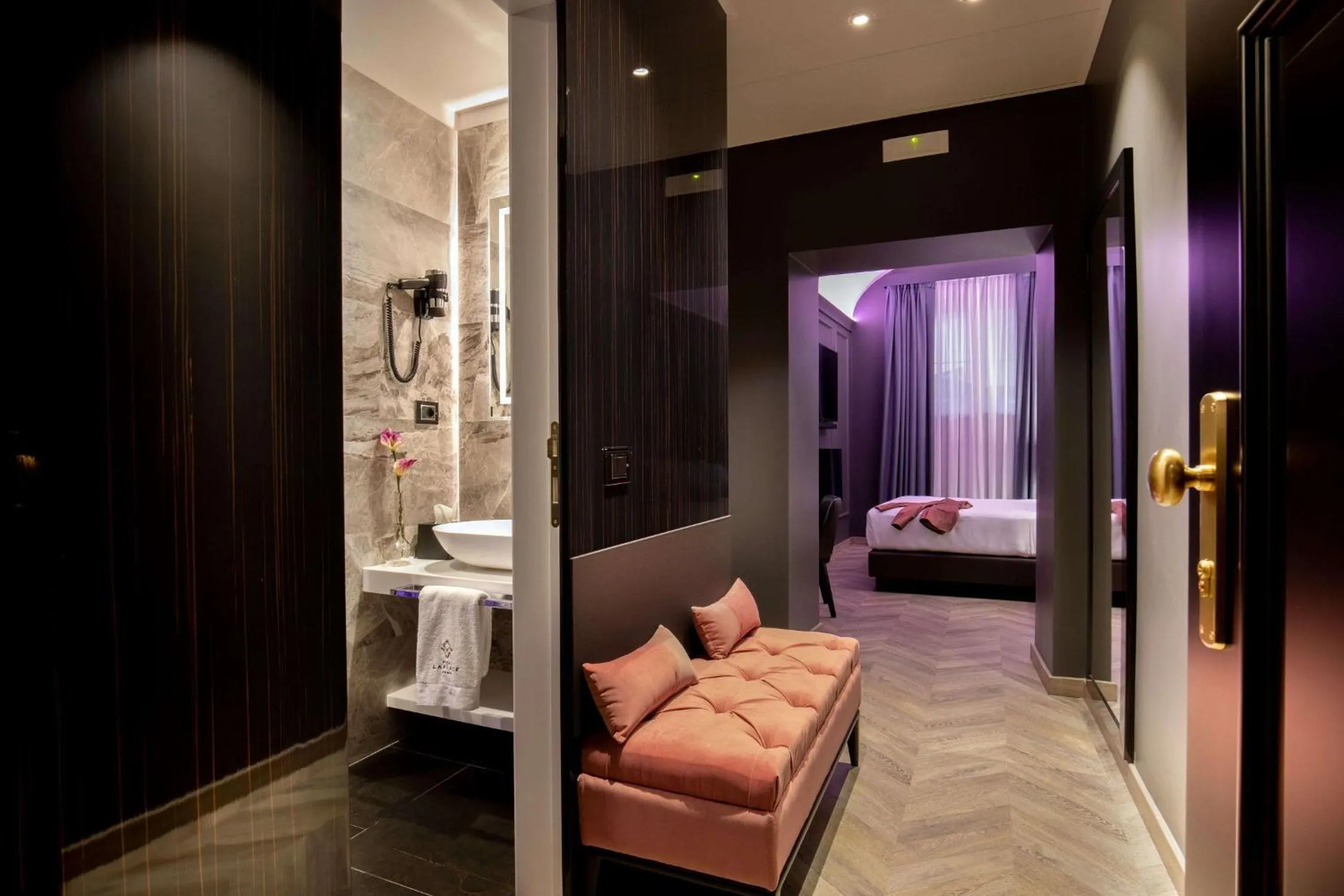 Photo of the whole room, Bed in Hotel La Place Roma