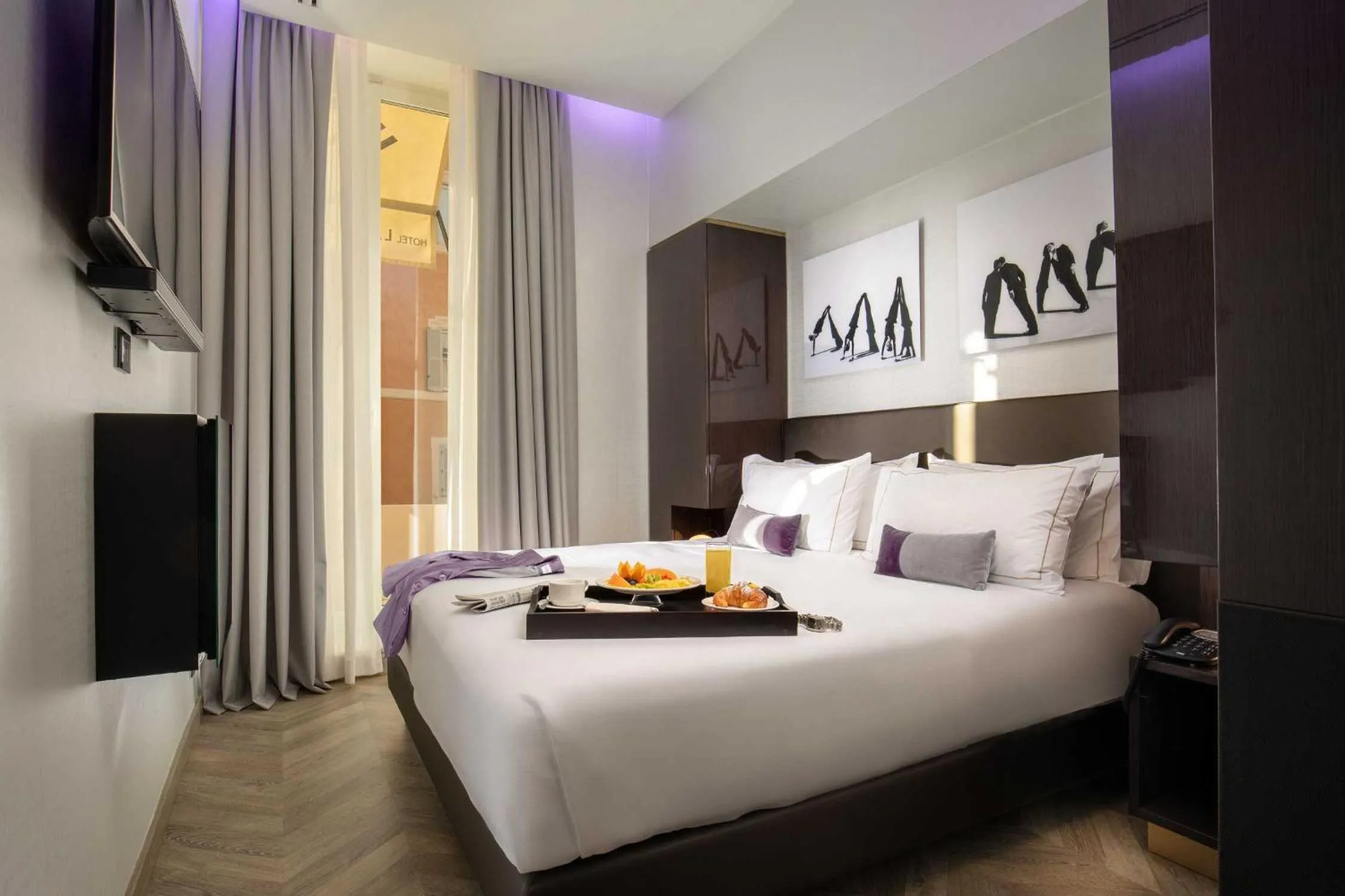 Photo of the whole room, Bed in Hotel La Place Roma