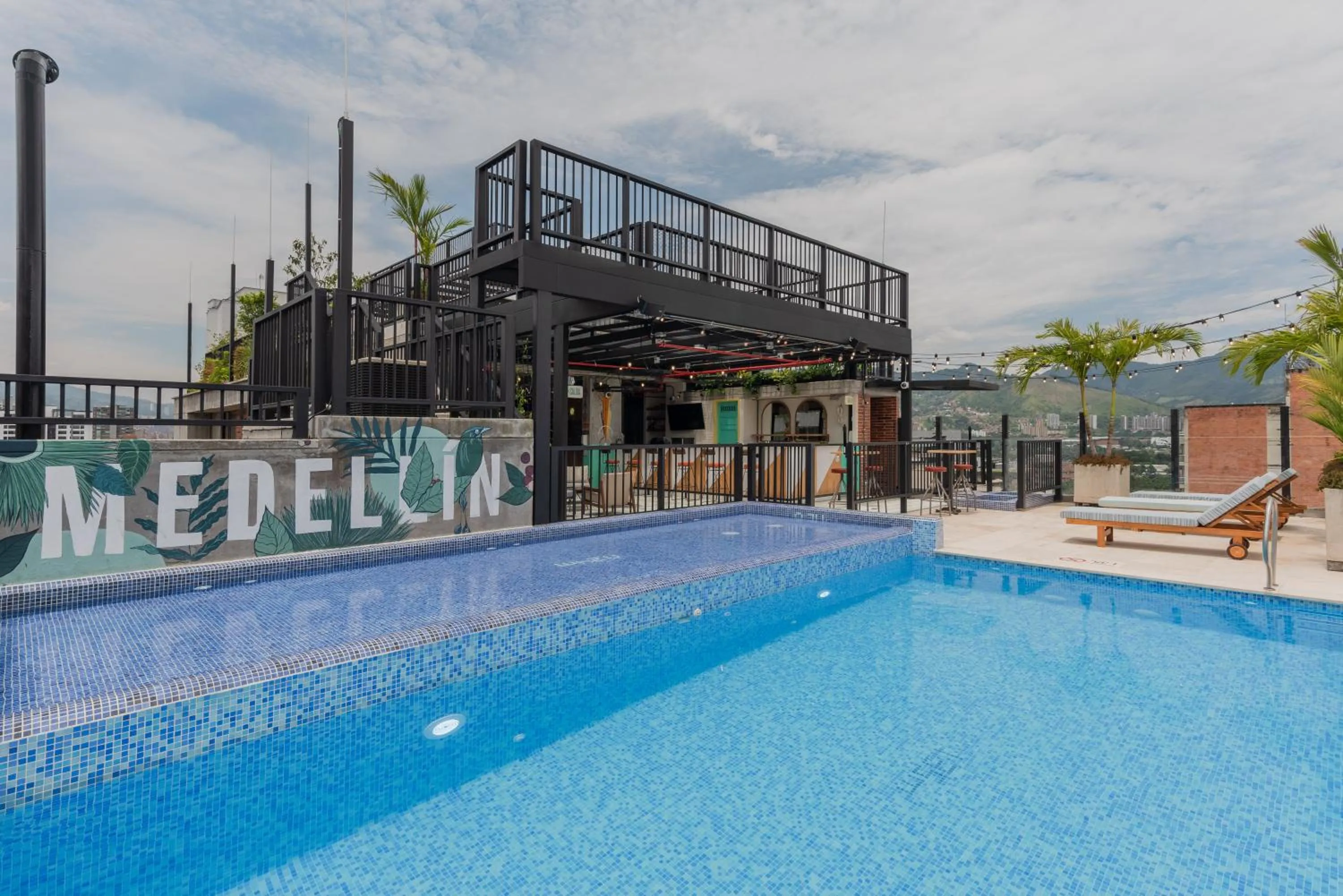 Swimming pool in Masaya Medellin