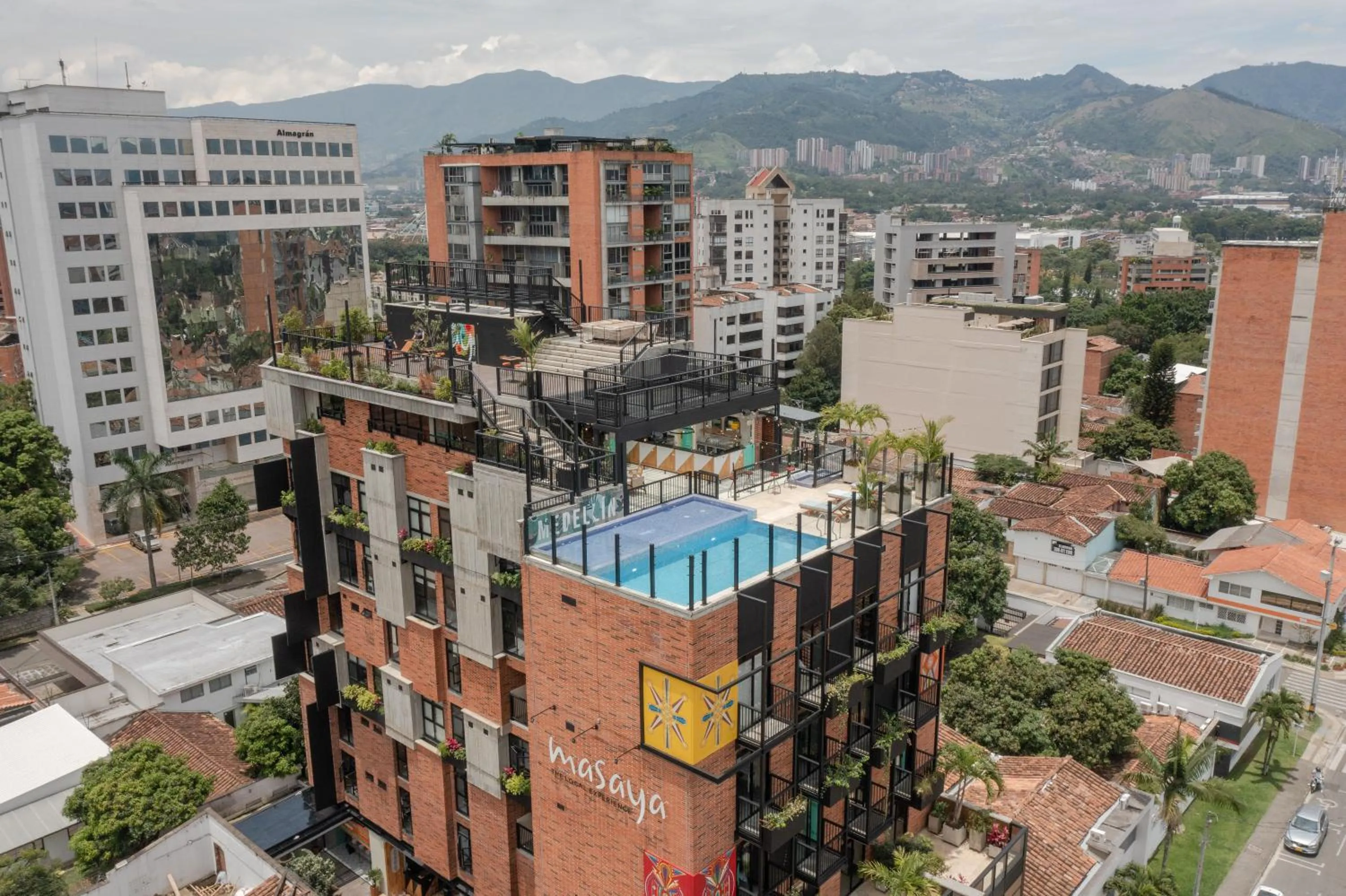 Property building in Masaya Medellin