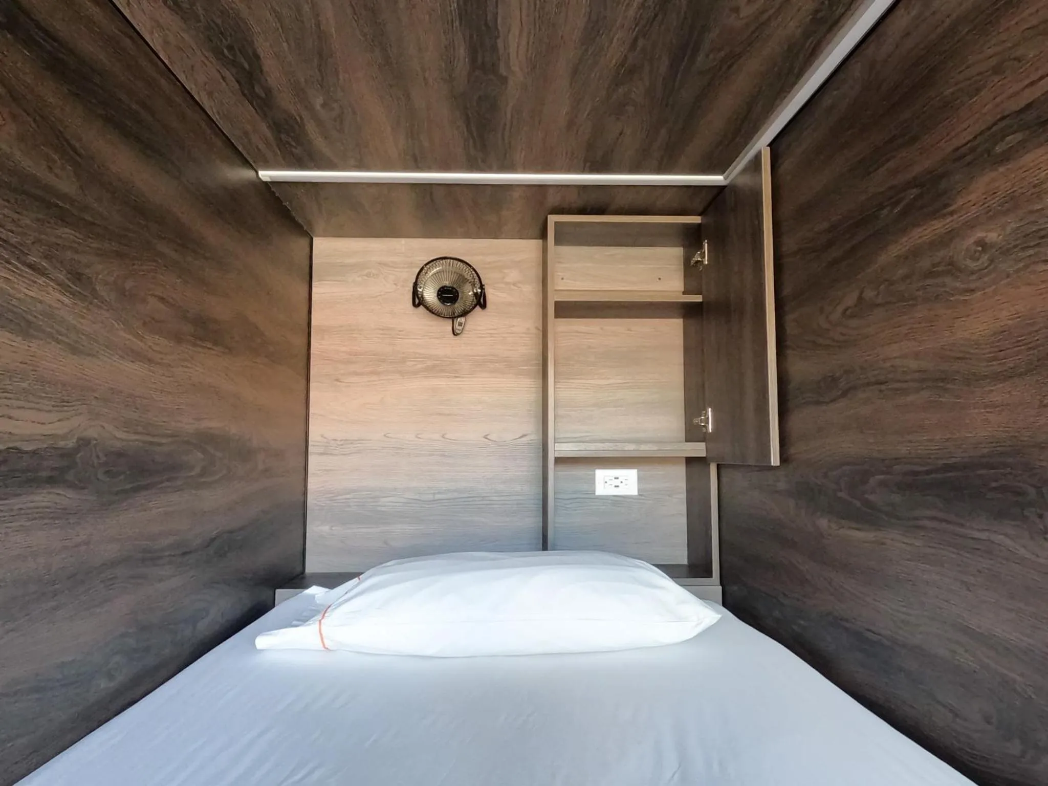 fireplace, Bed in Masaya Medellin