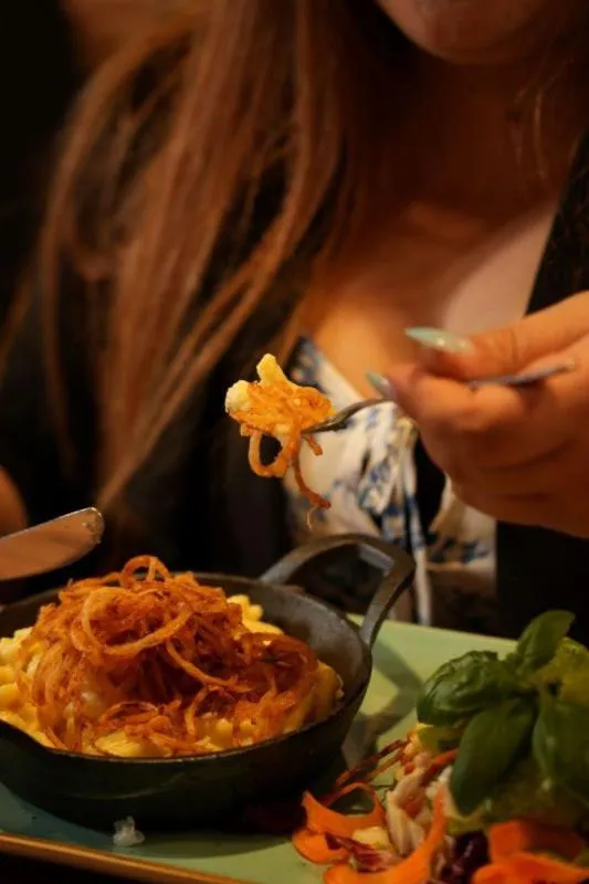 Restaurant/places to eat in Hotel Amper