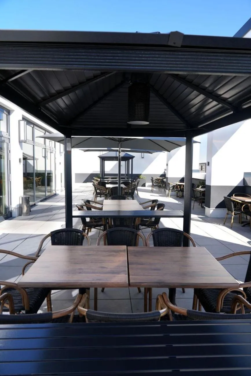 Restaurant/places to eat in Hotel Amper