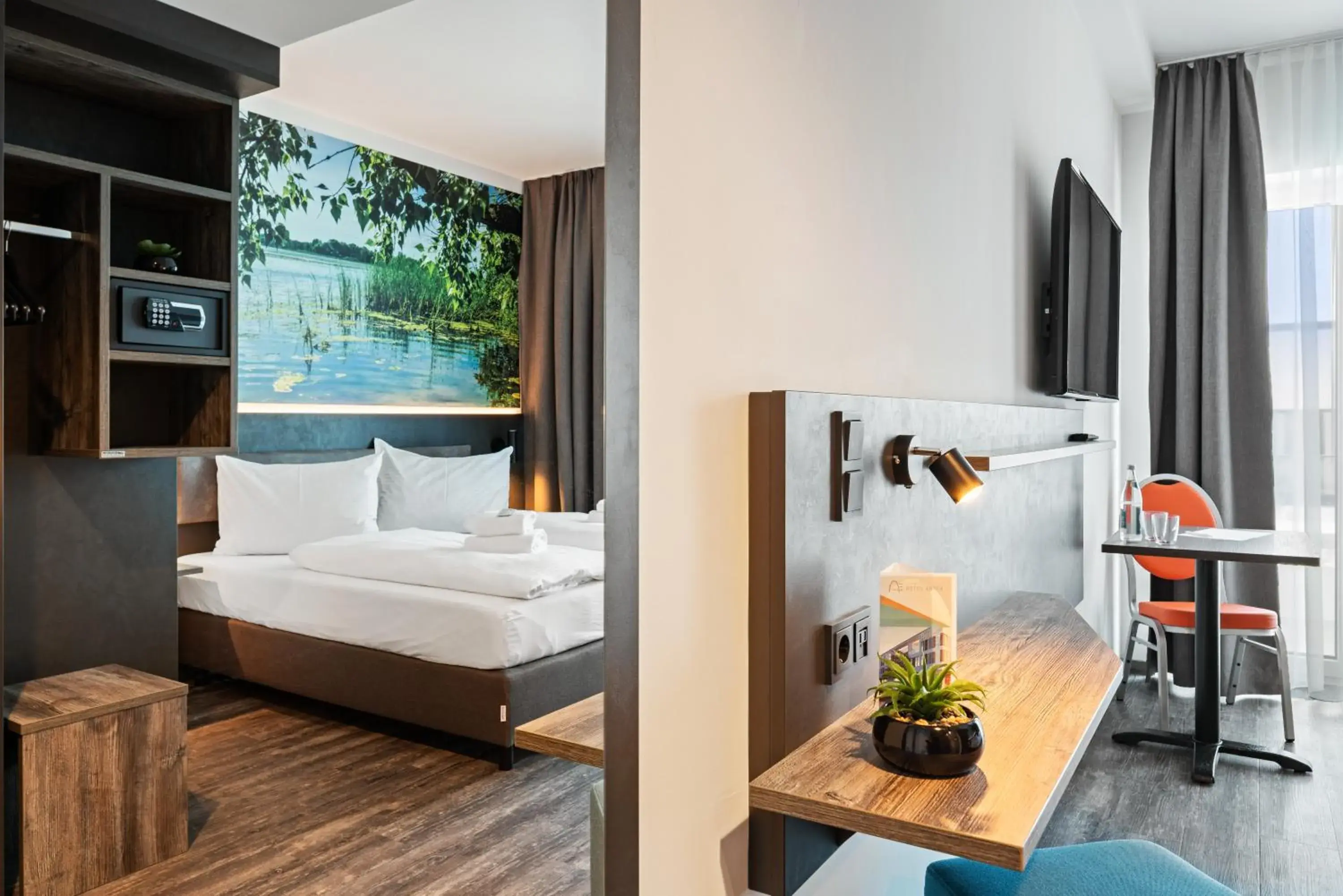 Photo of the whole room, Bed in Hotel Amper Photo of the whole room, Bed in Hotel Amper