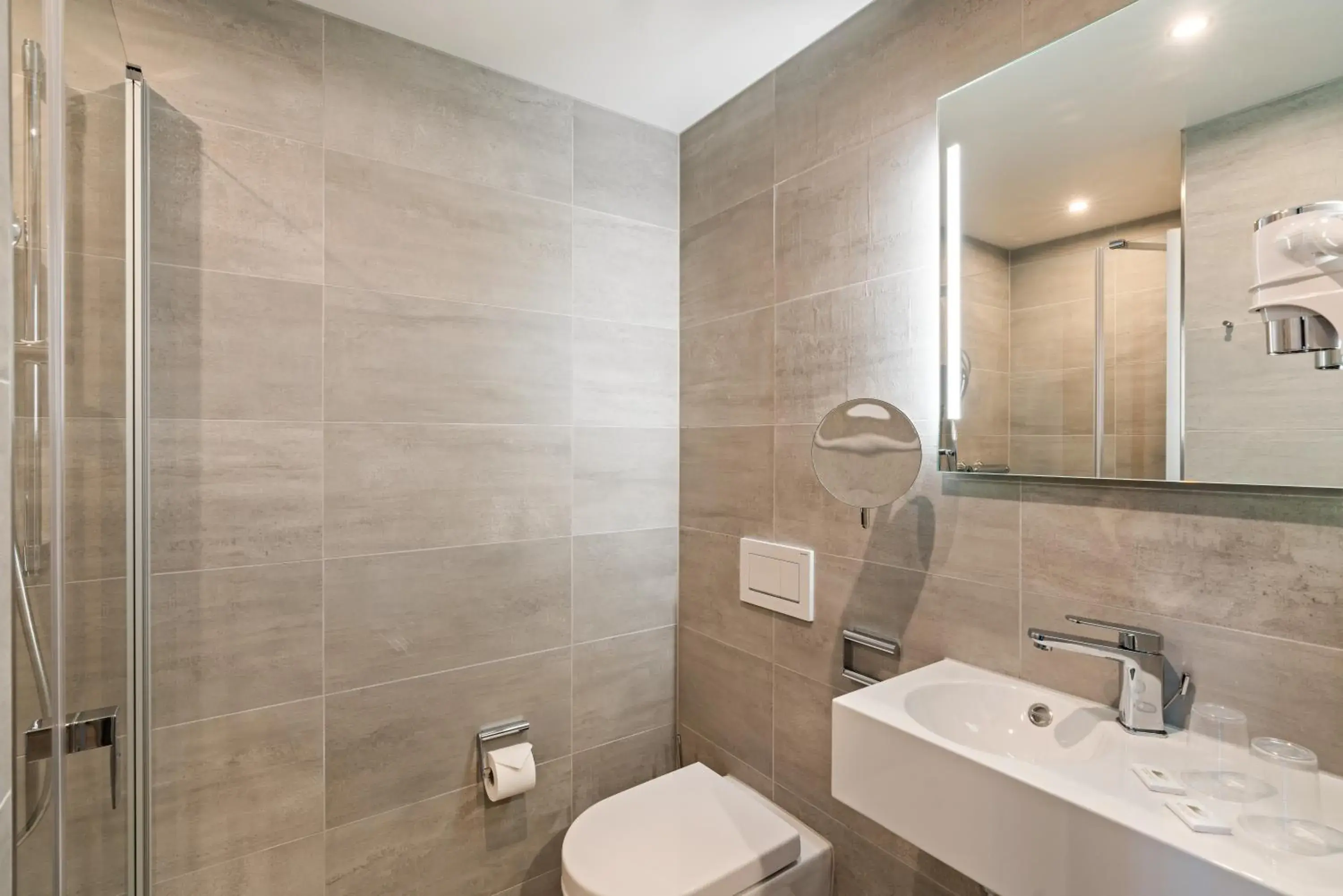 Deluxe Single Room in Hotel Amper Deluxe Single Room in Hotel Amper