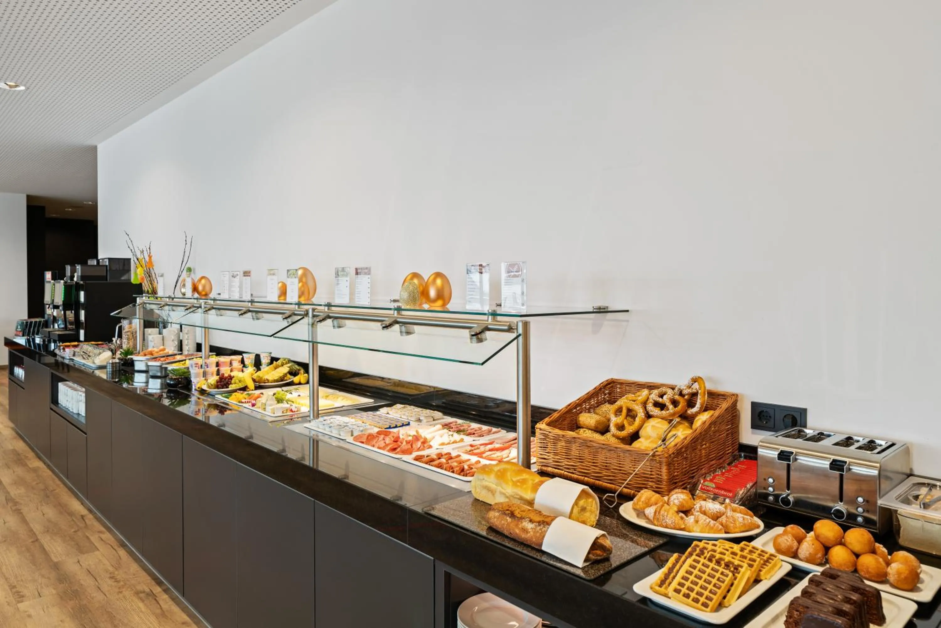 Breakfast in Hotel Amper