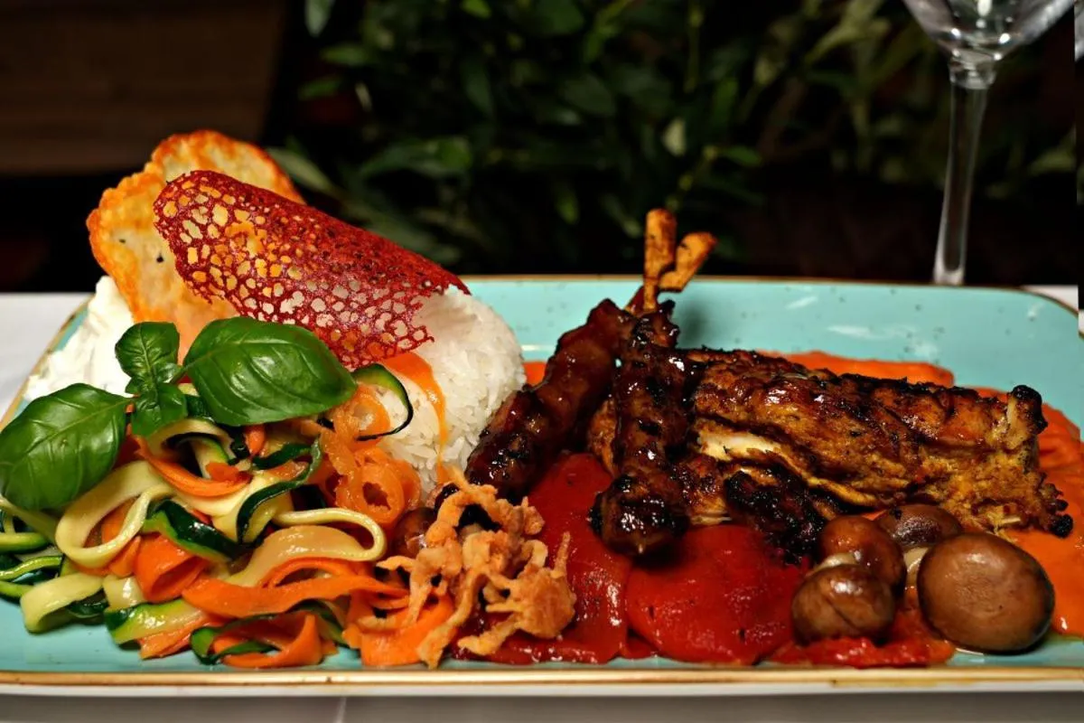 Restaurant/places to eat in Hotel Amper