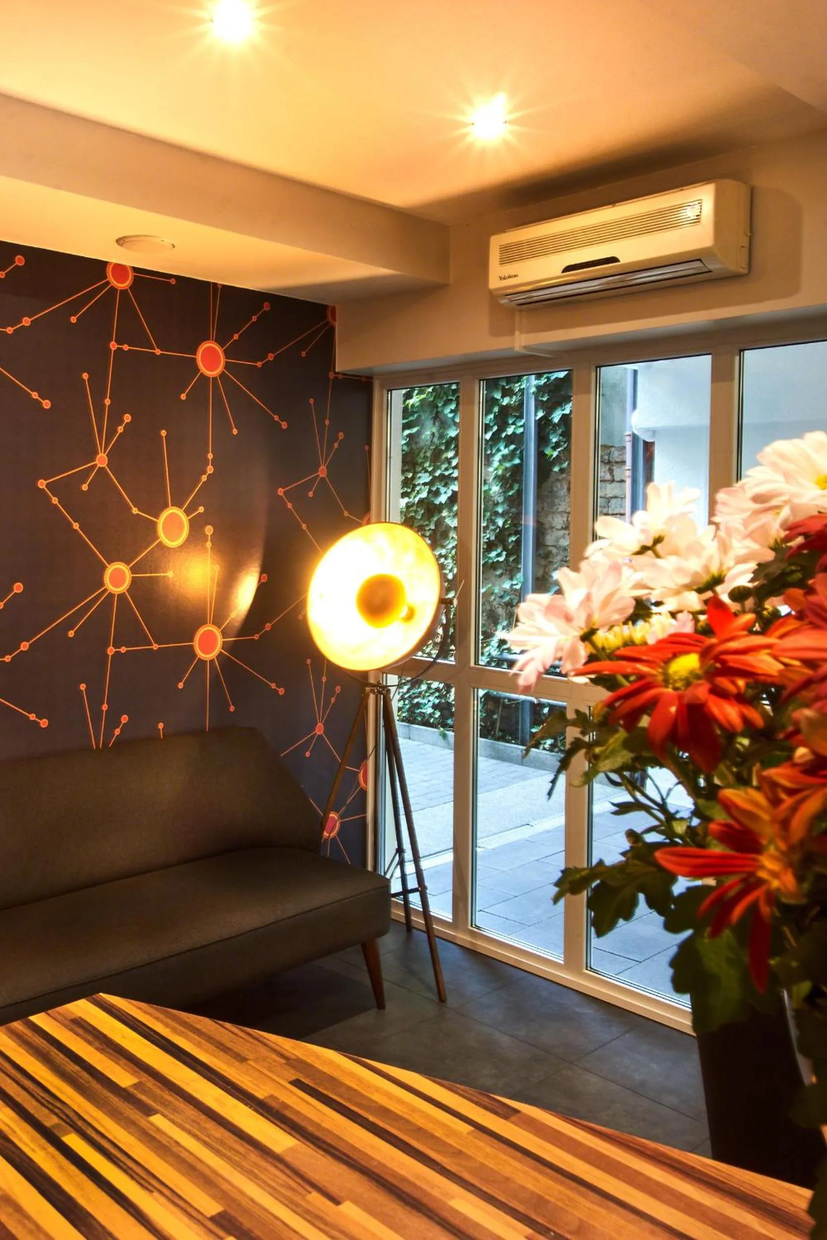 Lobby or reception in Town Hotel Wiesbaden - kleines Privathotel in Bestlage