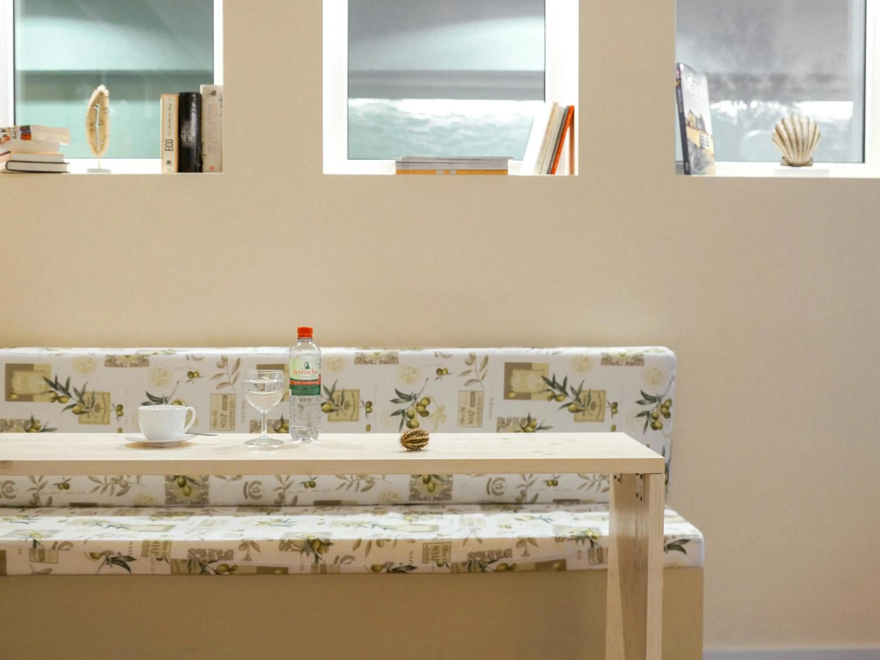 Communal lounge/ TV room in Town Hotel Wiesbaden - kleines Privathotel in Bestlage