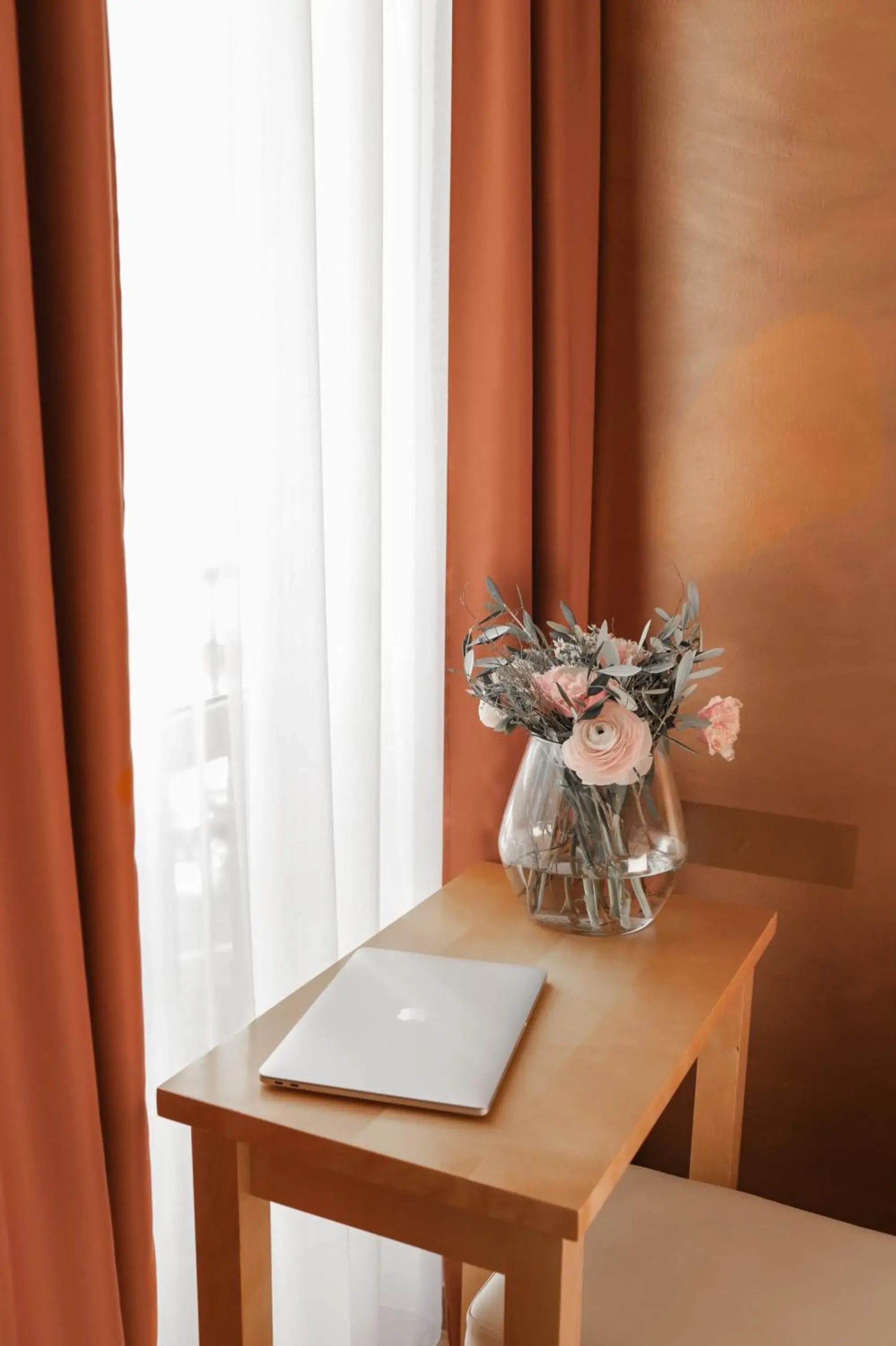 Photo of the whole room in Town Hotel Wiesbaden - kleines Privathotel in Bestlage Photo of the whole room in Town Hotel Wiesbaden - kleines Privathotel in Bestlage