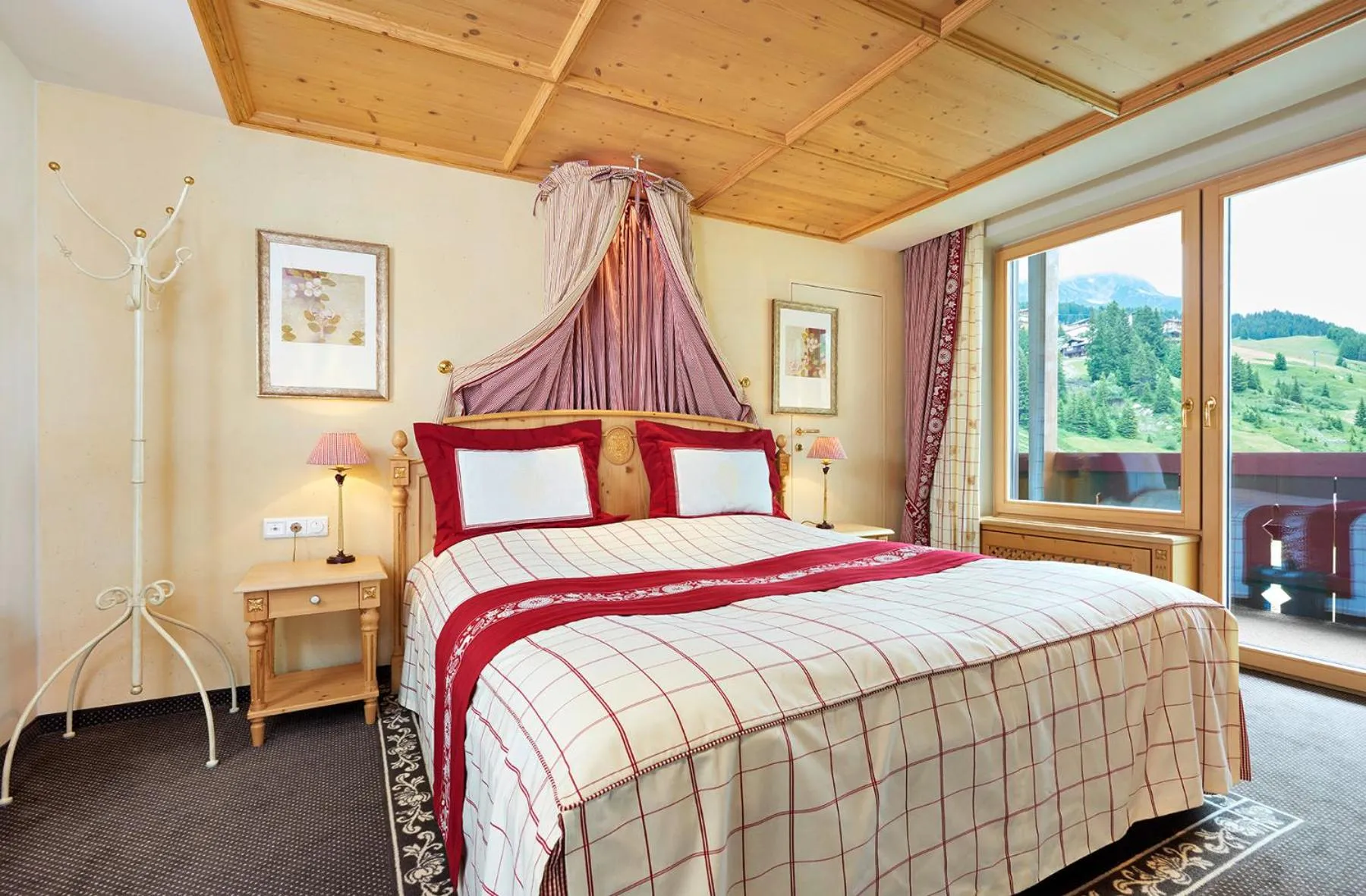 Balcony/Terrace in die Krone von Lech - Romantikhotel - Luxushotel in bester Lage