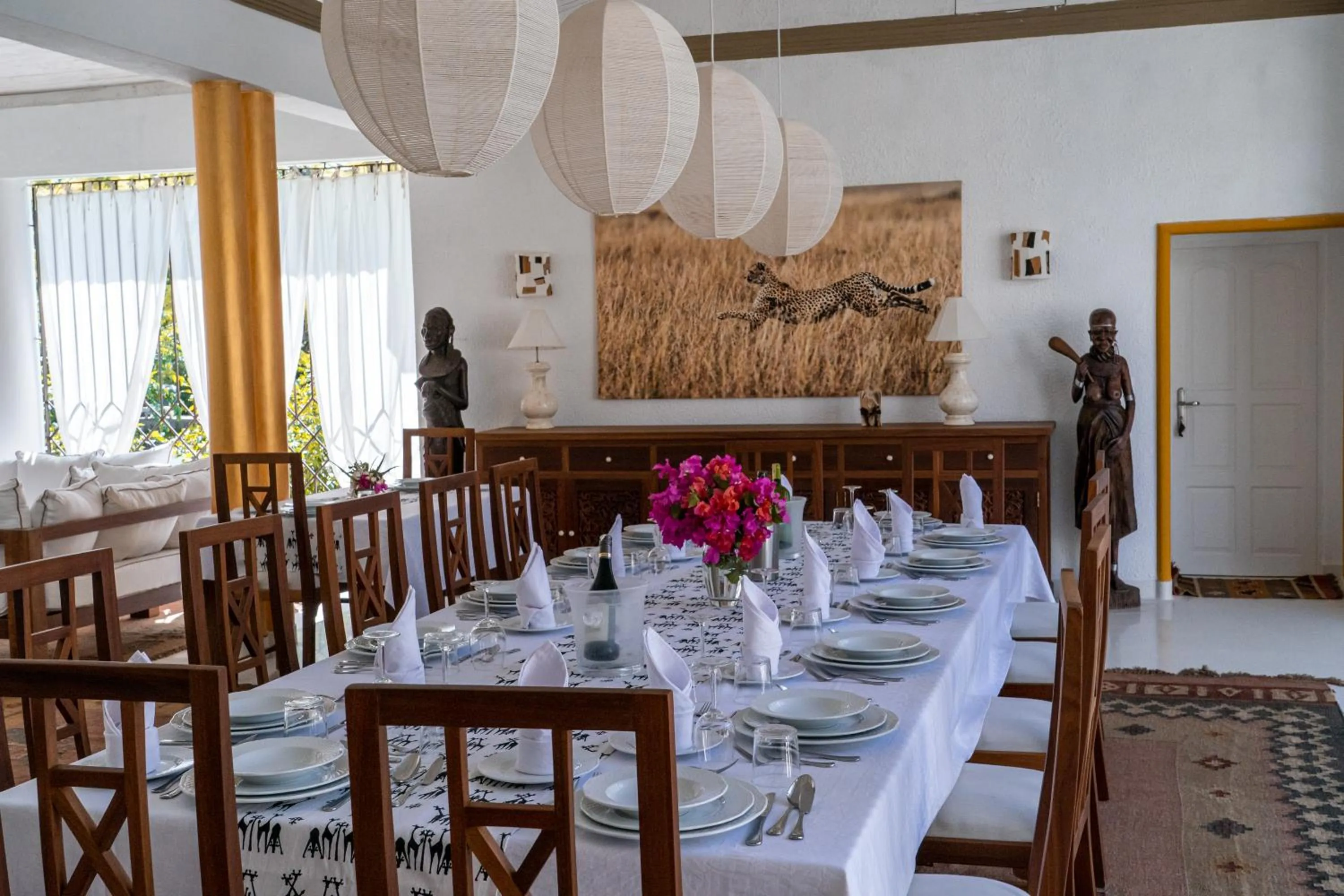 Dining area in Nyumba Ya Mbuyu